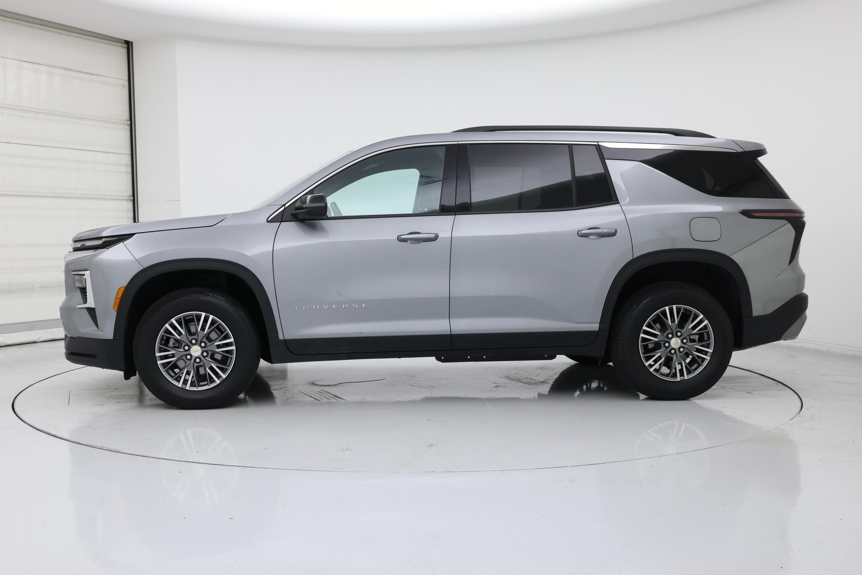 Thumbnail: 2025 Chevrolet Traverse - 3