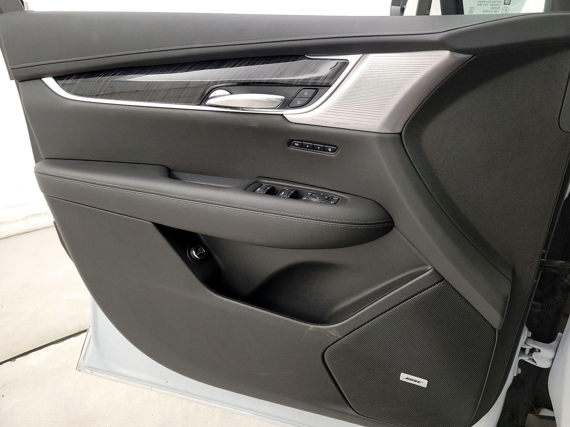 Thumbnail: 2025 Cadillac XT6 - 12