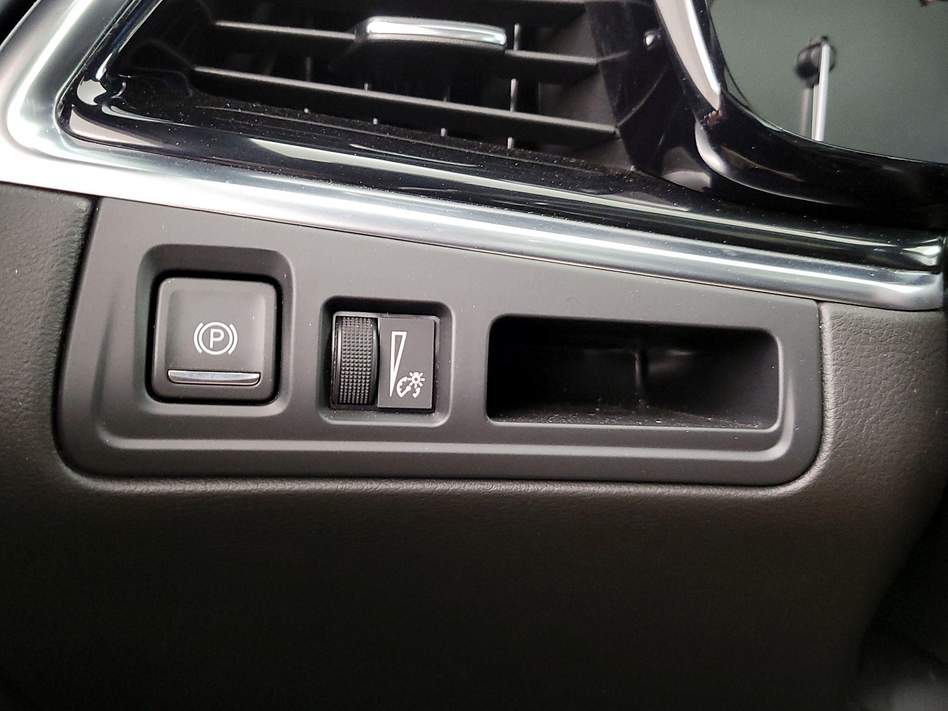 Thumbnail: 2025 Cadillac XT6 - 13