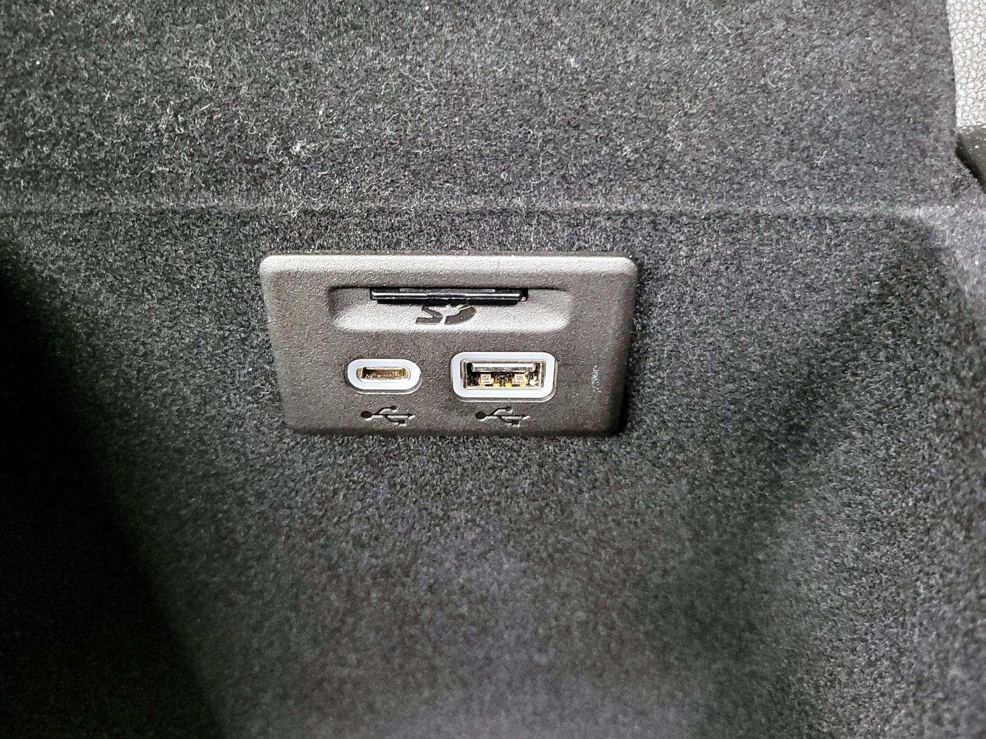 Thumbnail: 2025 Cadillac XT6 - 19