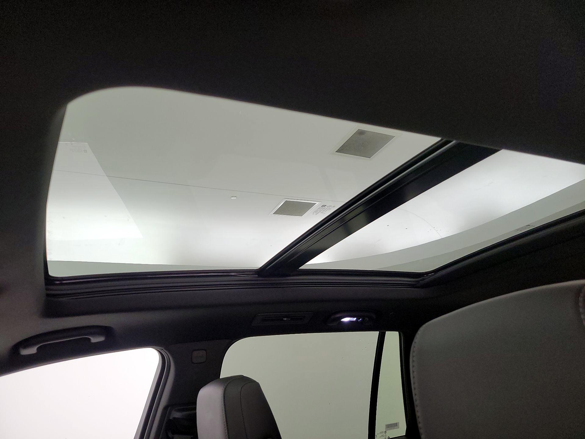 Thumbnail: 2025 Cadillac XT6 - 20