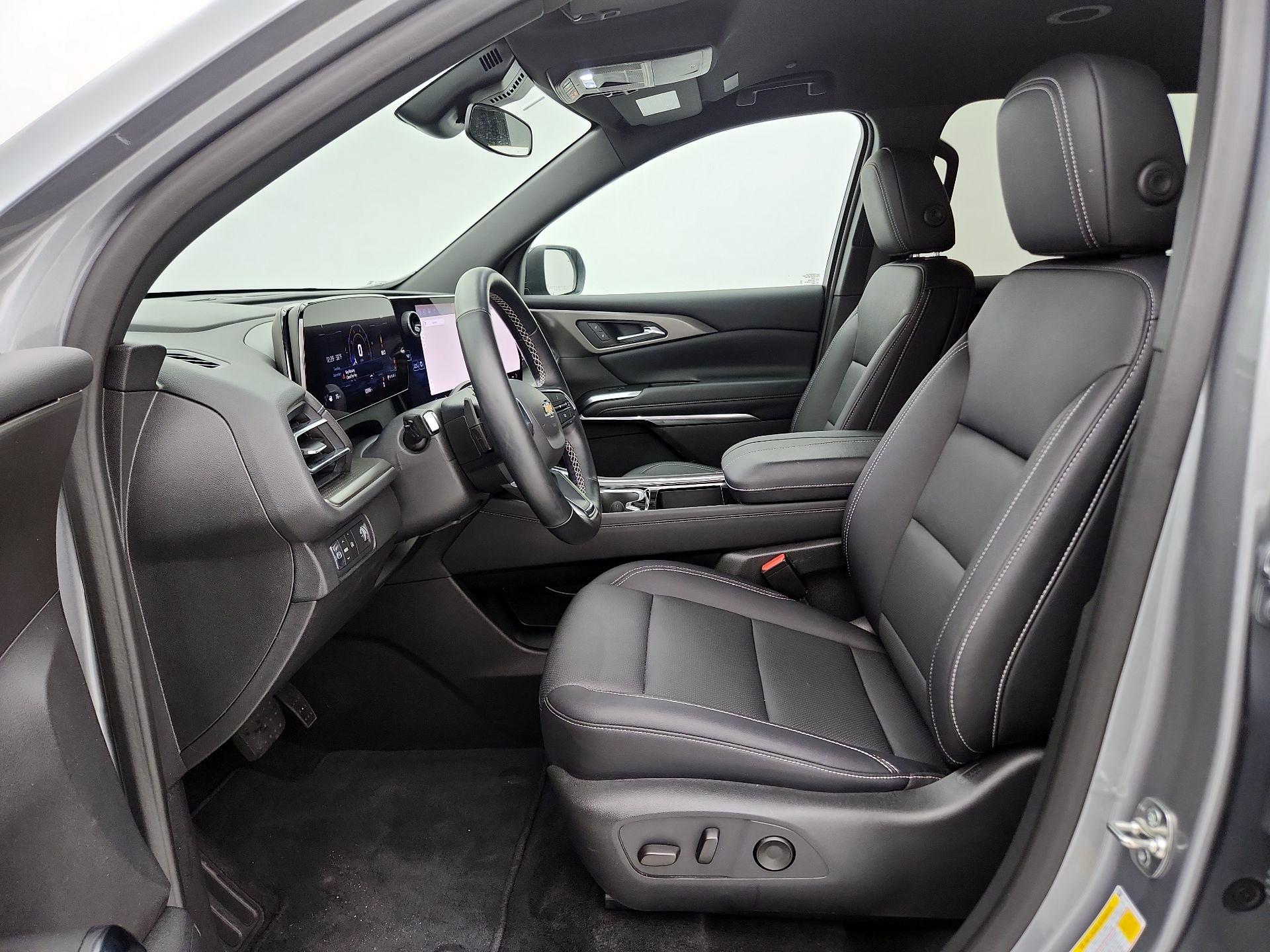 Thumbnail: 2025 Chevrolet Traverse - 11