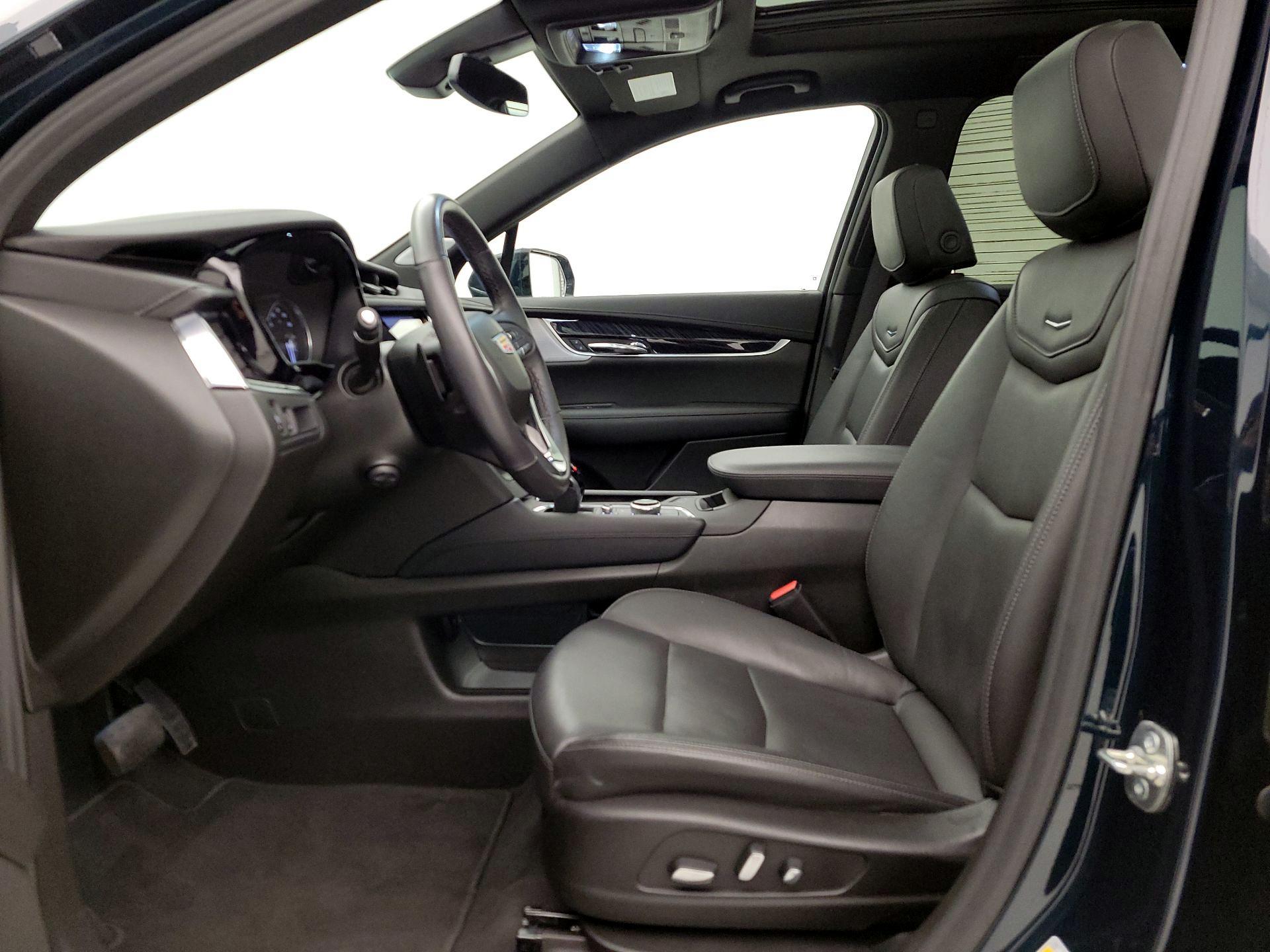 Thumbnail: 2025 Cadillac XT6 - 11