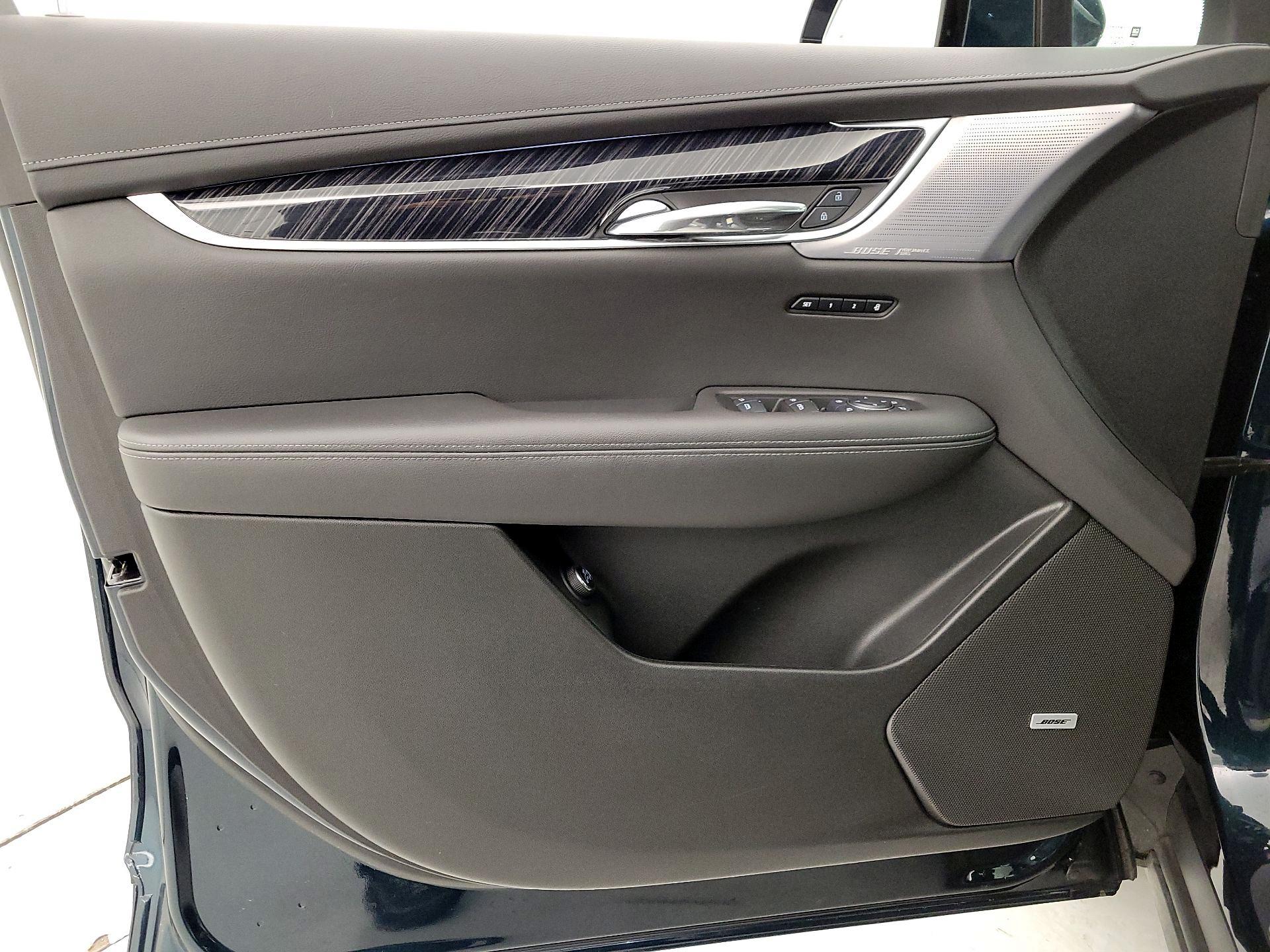 Thumbnail: 2025 Cadillac XT6 - 12