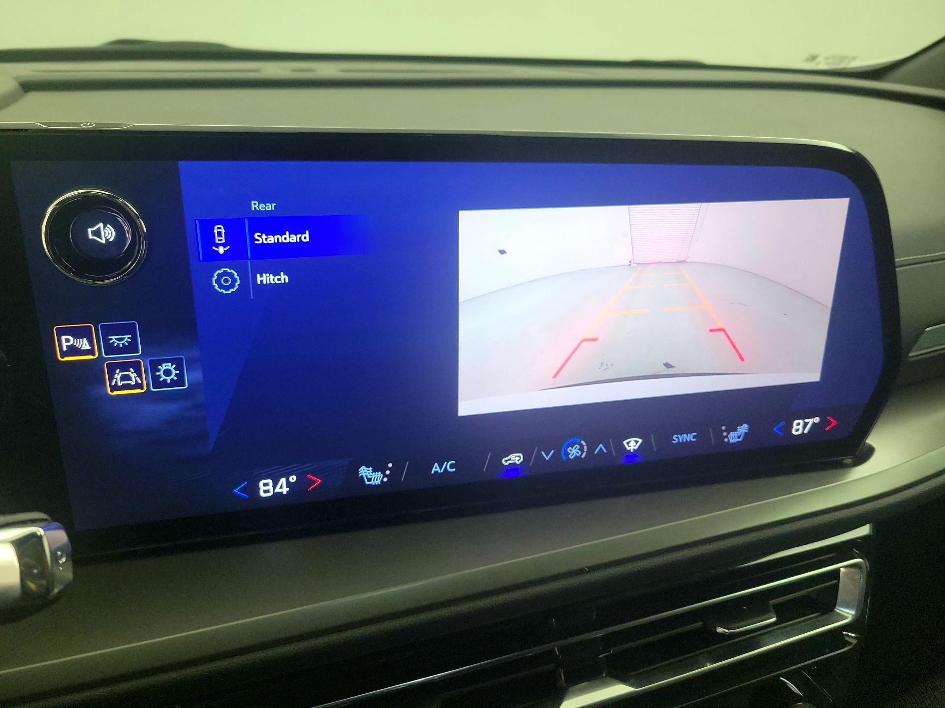 Thumbnail: 2025 Chevrolet Traverse - 15