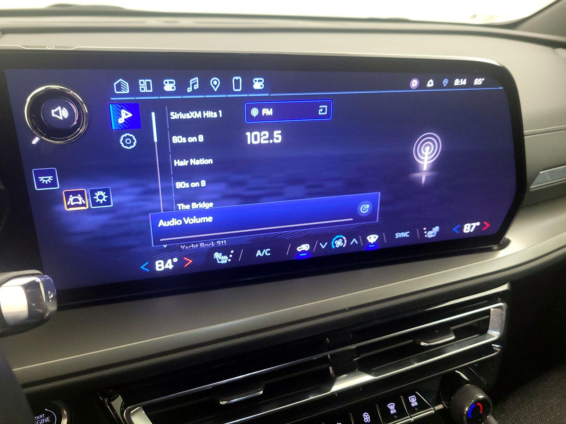 Thumbnail: 2025 Chevrolet Traverse - 16