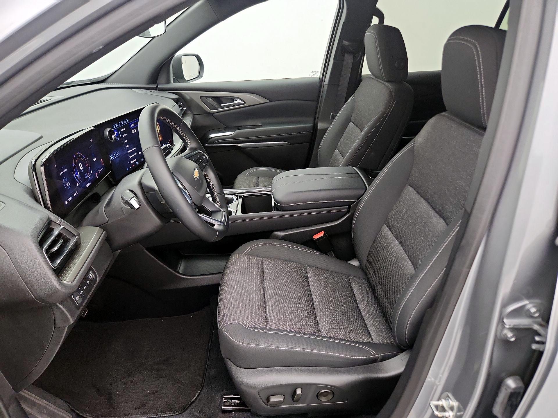 Thumbnail: 2025 Chevrolet Traverse - 11