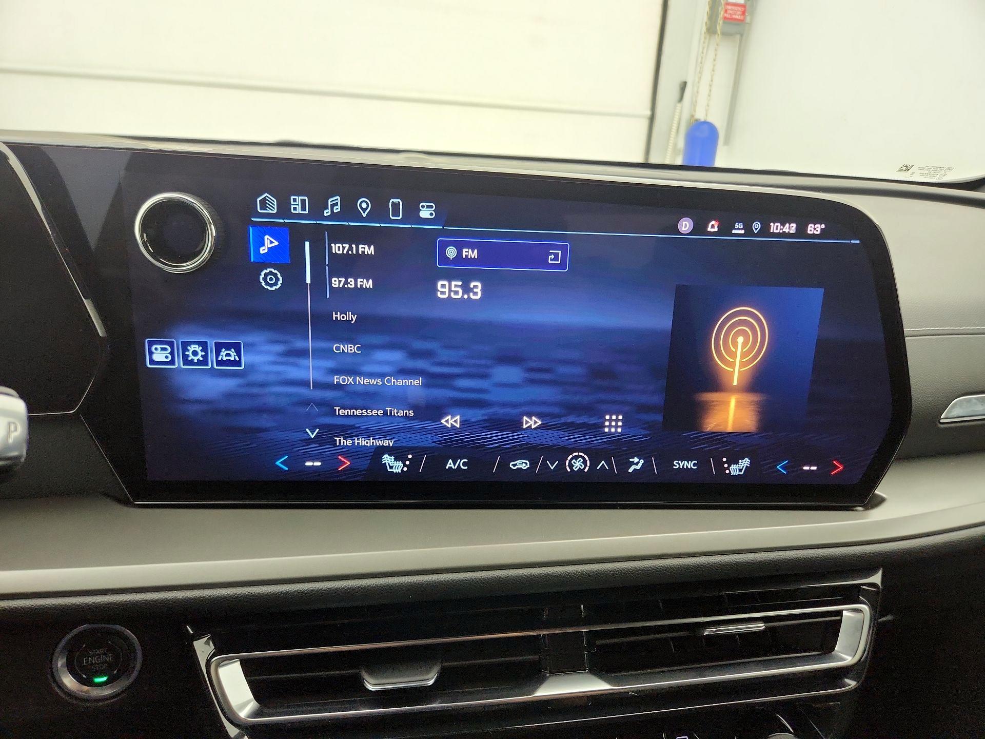 Thumbnail: 2025 Chevrolet Traverse - 16