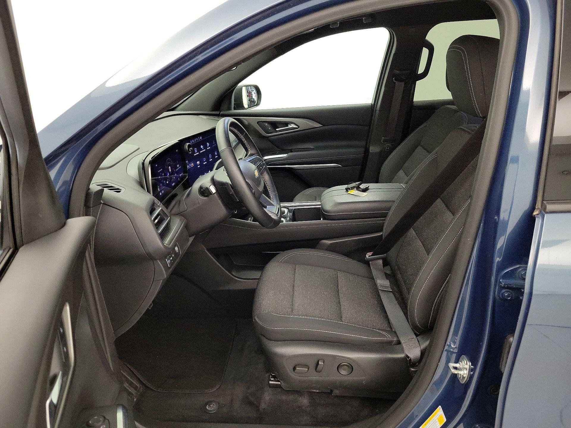 Thumbnail: 2025 Chevrolet Traverse - 11