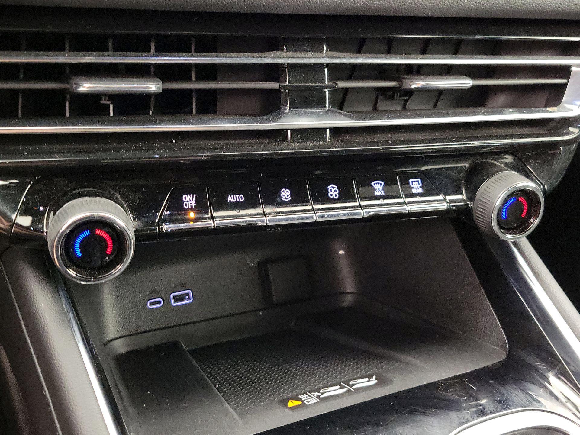 Thumbnail: 2025 Chevrolet Traverse - 16