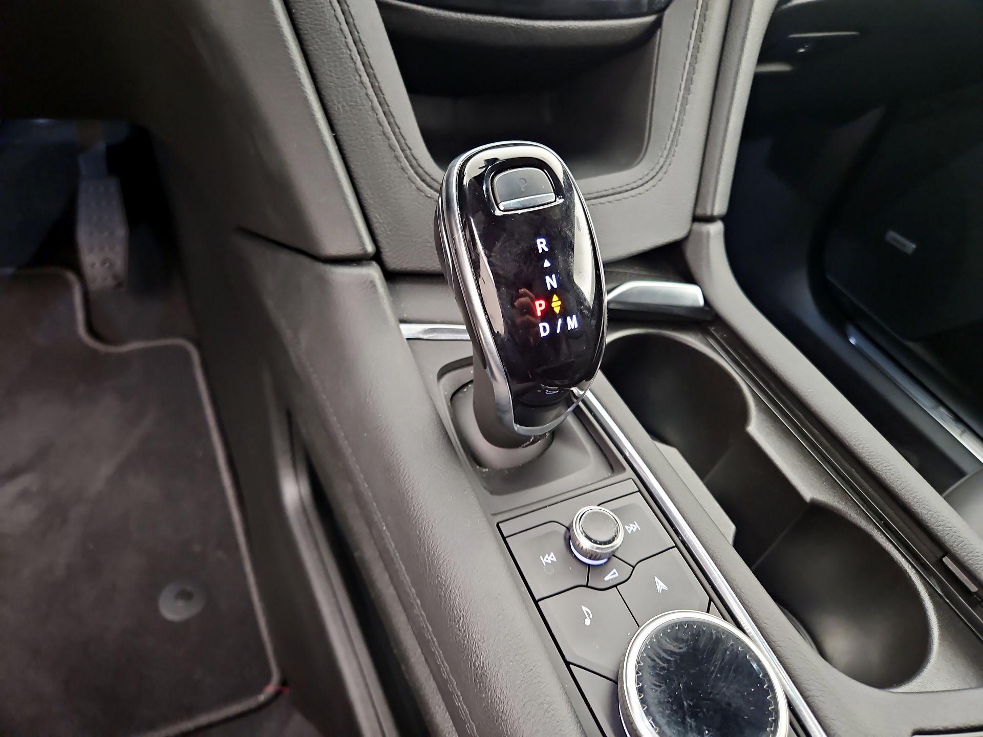 Thumbnail: 2025 Cadillac XT5 - 17