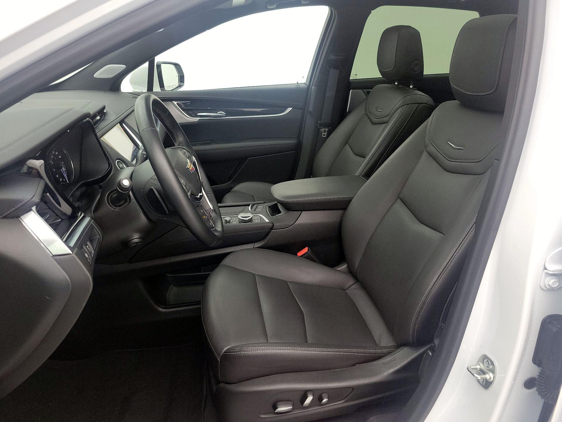 Thumbnail: 2025 Cadillac XT5 - 11