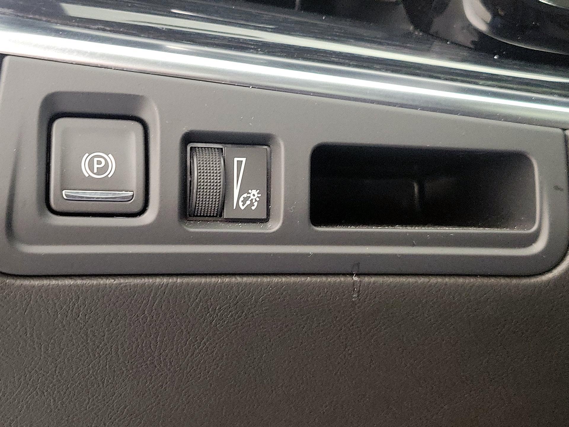 Thumbnail: 2025 Cadillac XT5 - 13