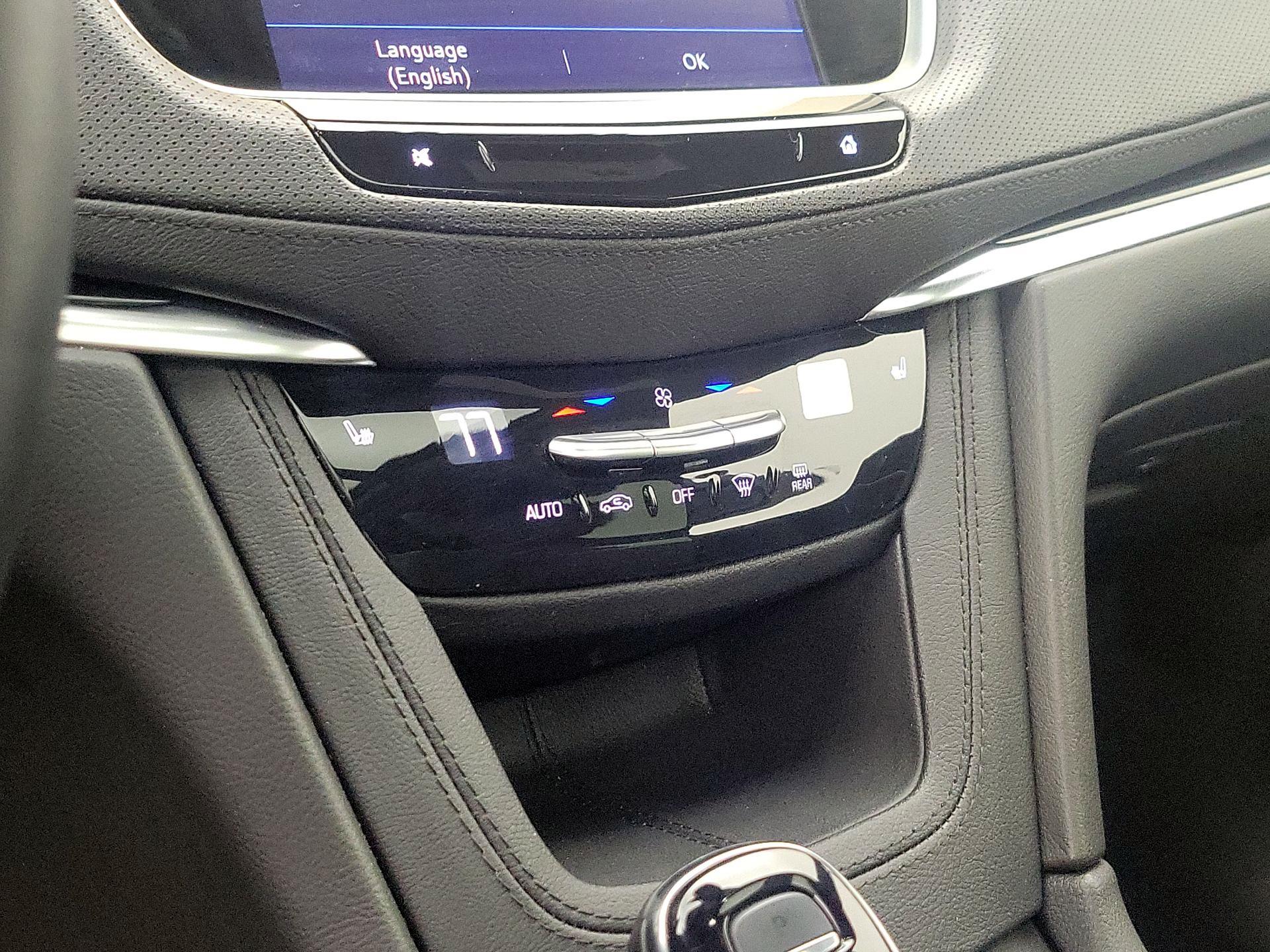 Thumbnail: 2025 Cadillac XT5 - 17