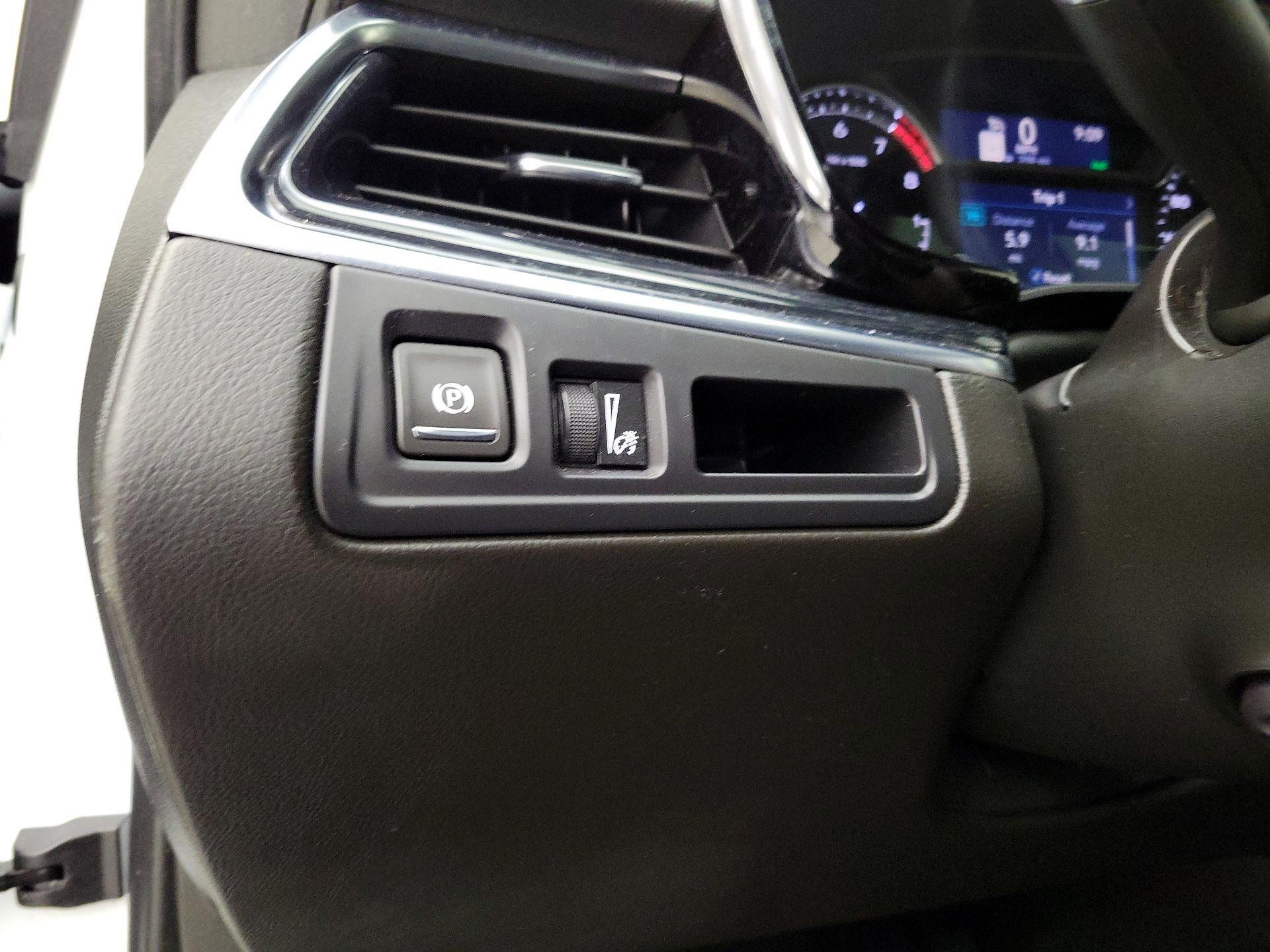 Thumbnail: 2025 Cadillac XT5 - 13