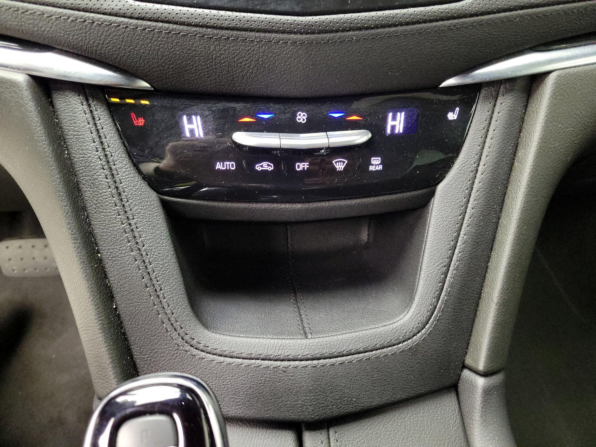 Thumbnail: 2025 Cadillac XT5 - 17