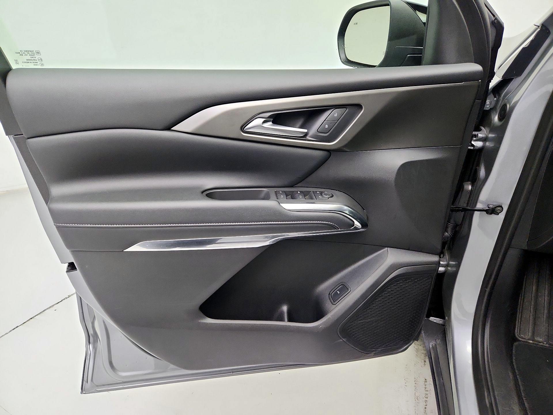 Thumbnail: 2025 Chevrolet Traverse - 12