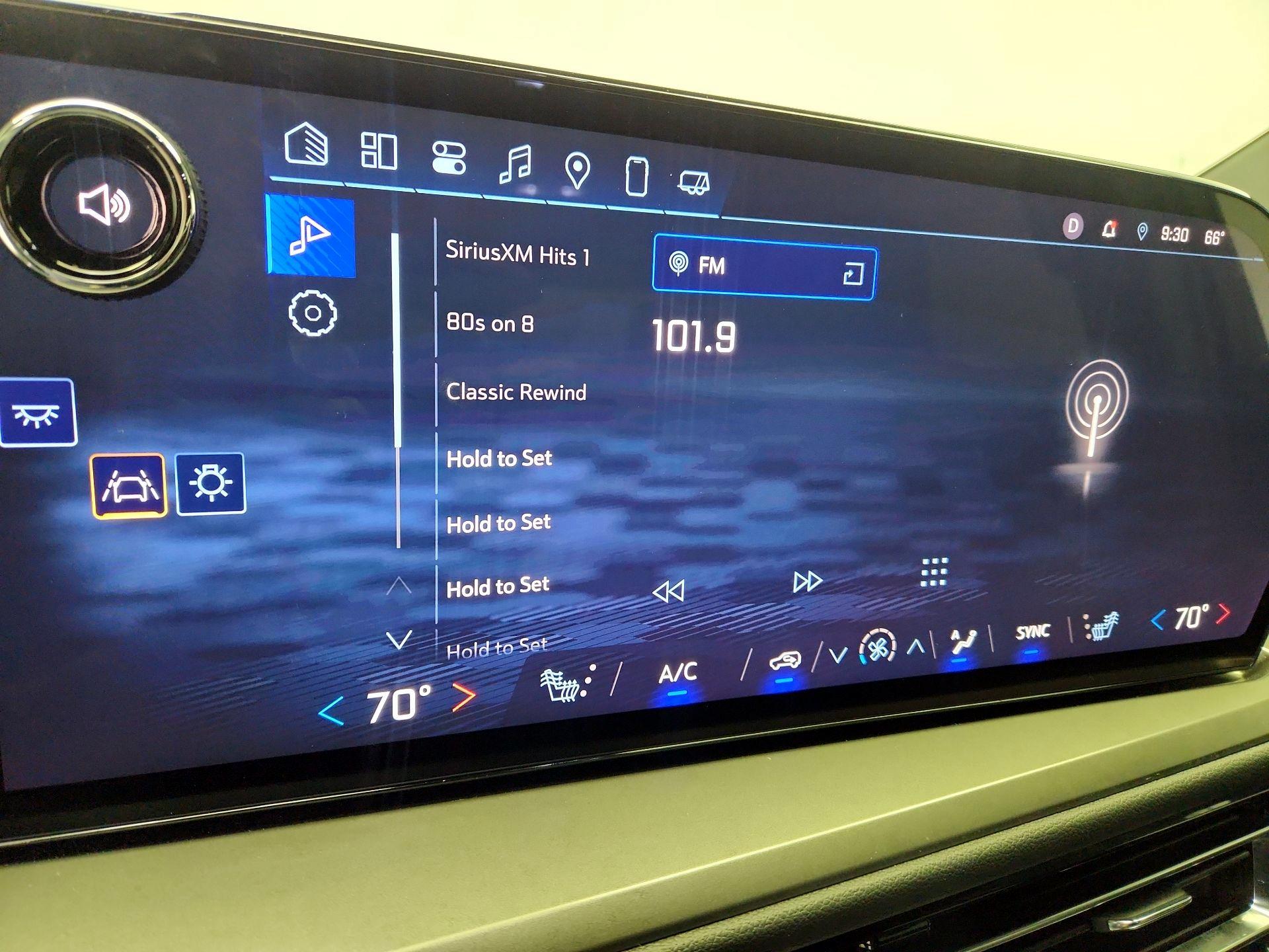 Thumbnail: 2025 Chevrolet Traverse - 16