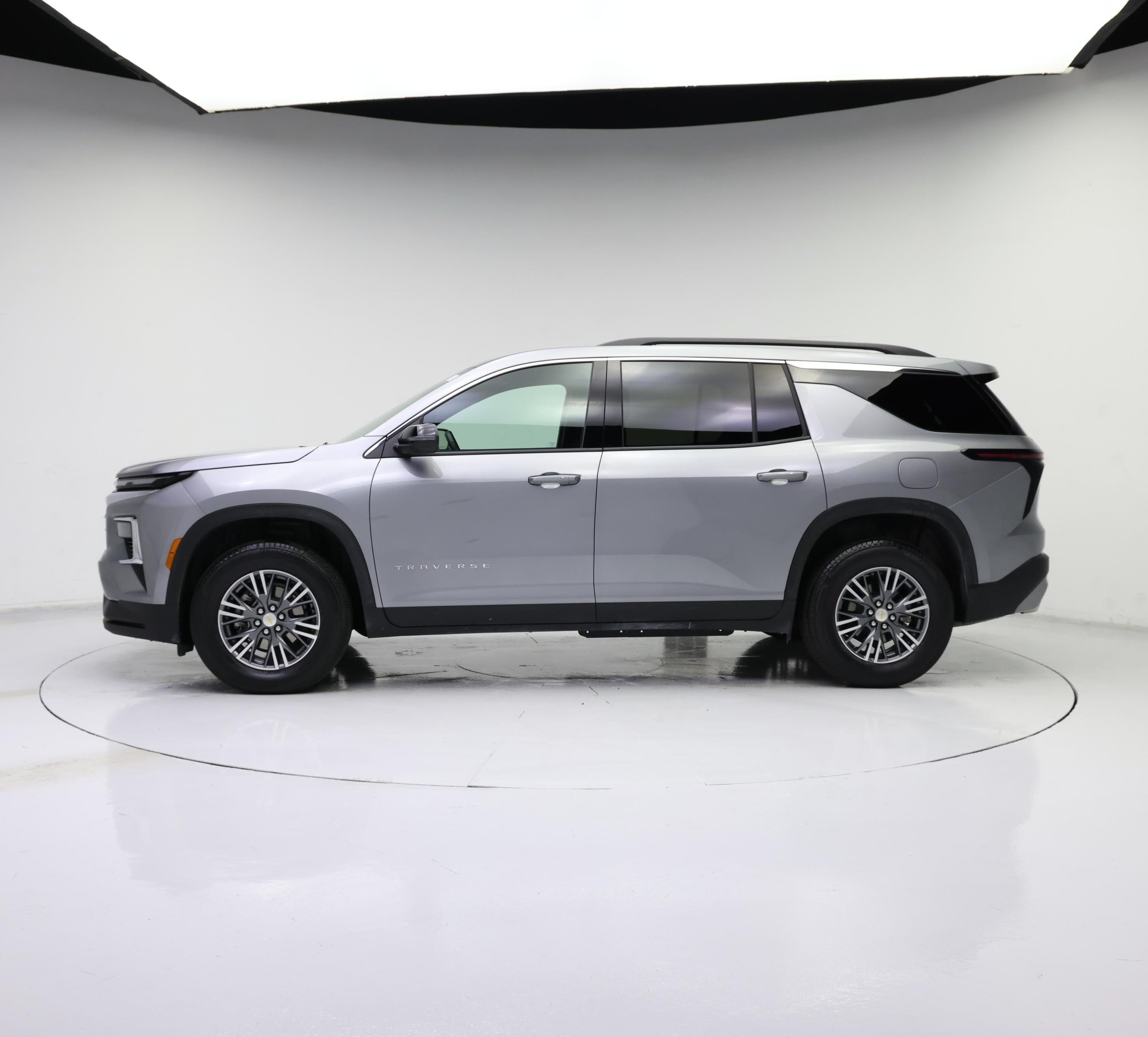 Thumbnail: 2025 Chevrolet Traverse - 3