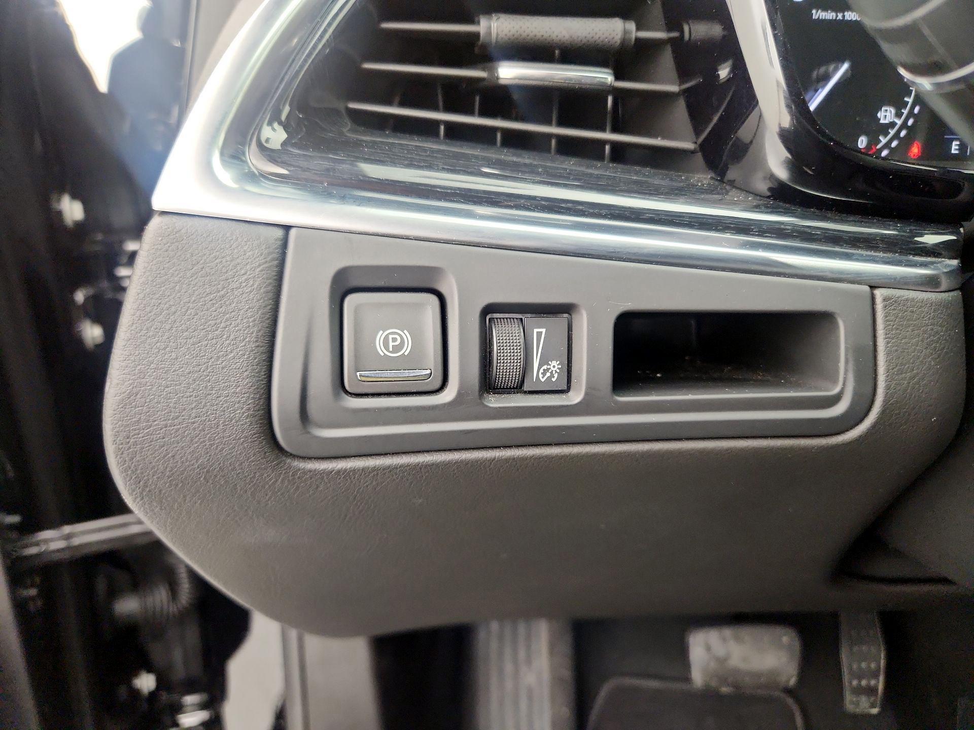 Thumbnail: 2025 Cadillac XT5 - 13