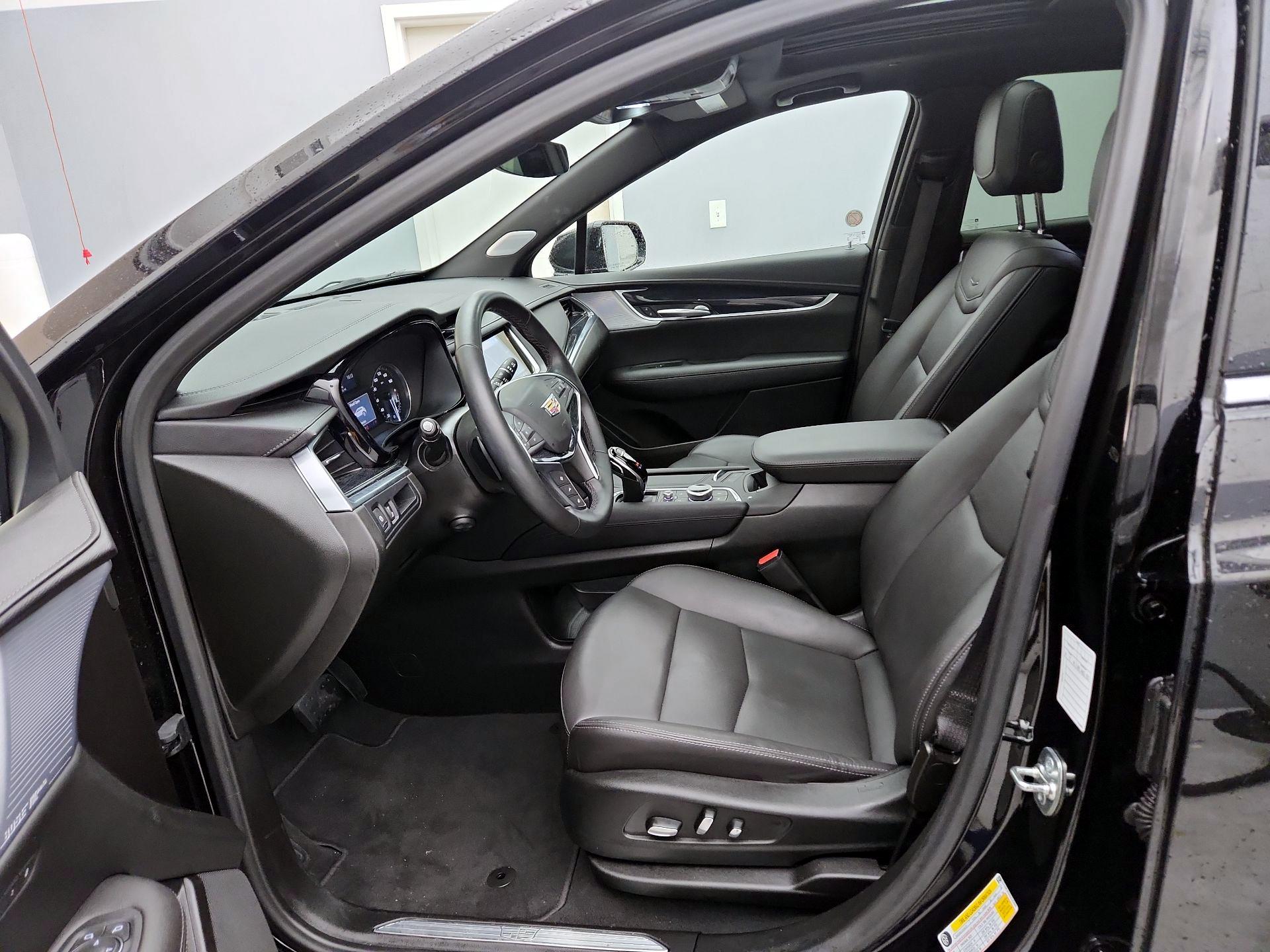 Thumbnail: 2025 Cadillac XT5 - 11