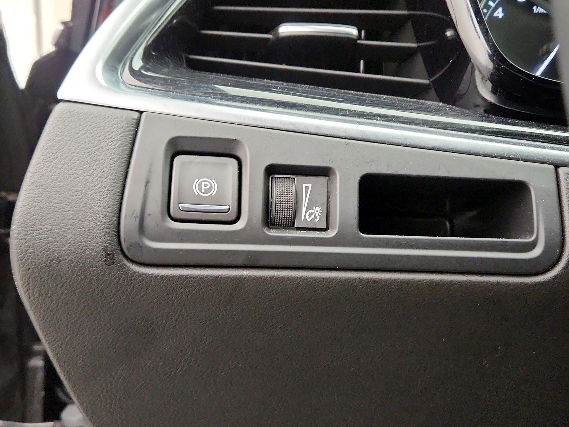 Thumbnail: 2025 Cadillac XT5 - 13