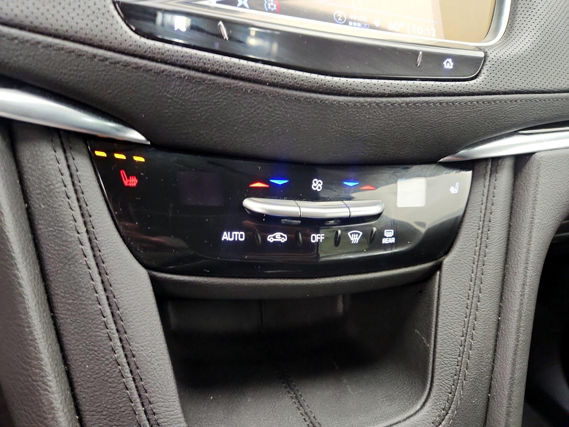 Thumbnail: 2025 Cadillac XT5 - 17