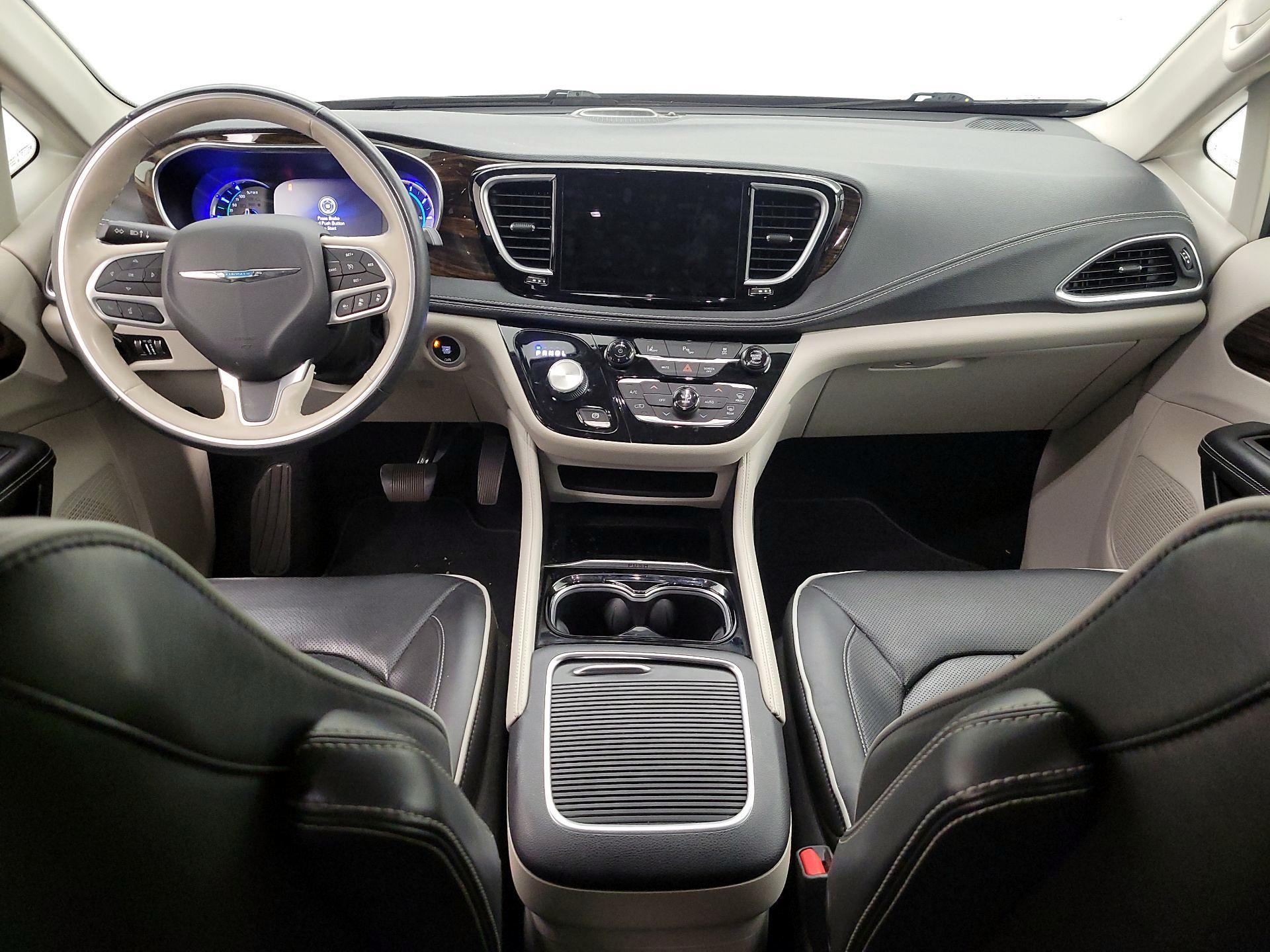 Thumbnail: 2021 Chrysler Pacifica - 9