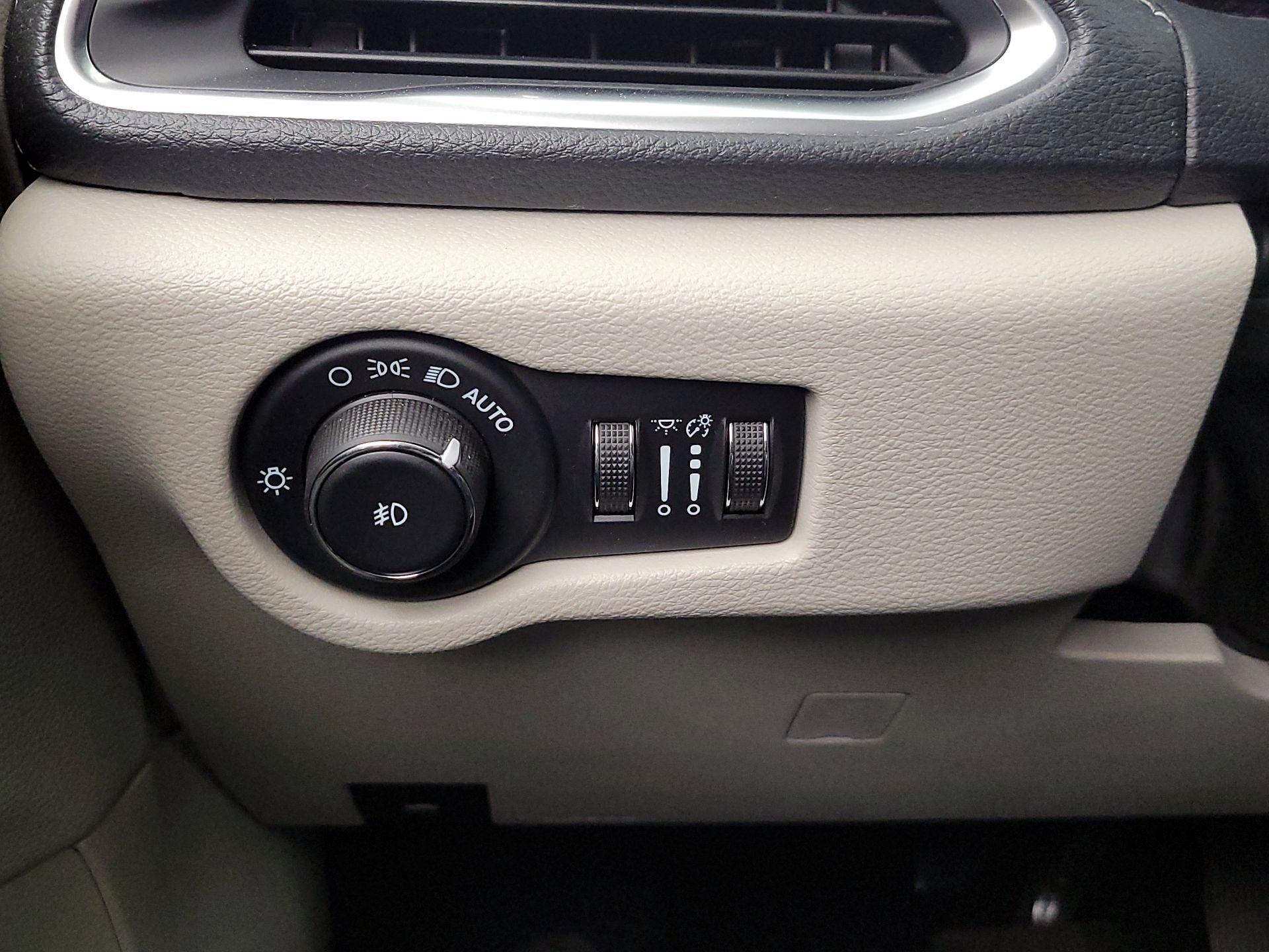 Thumbnail: 2021 Chrysler Pacifica - 13