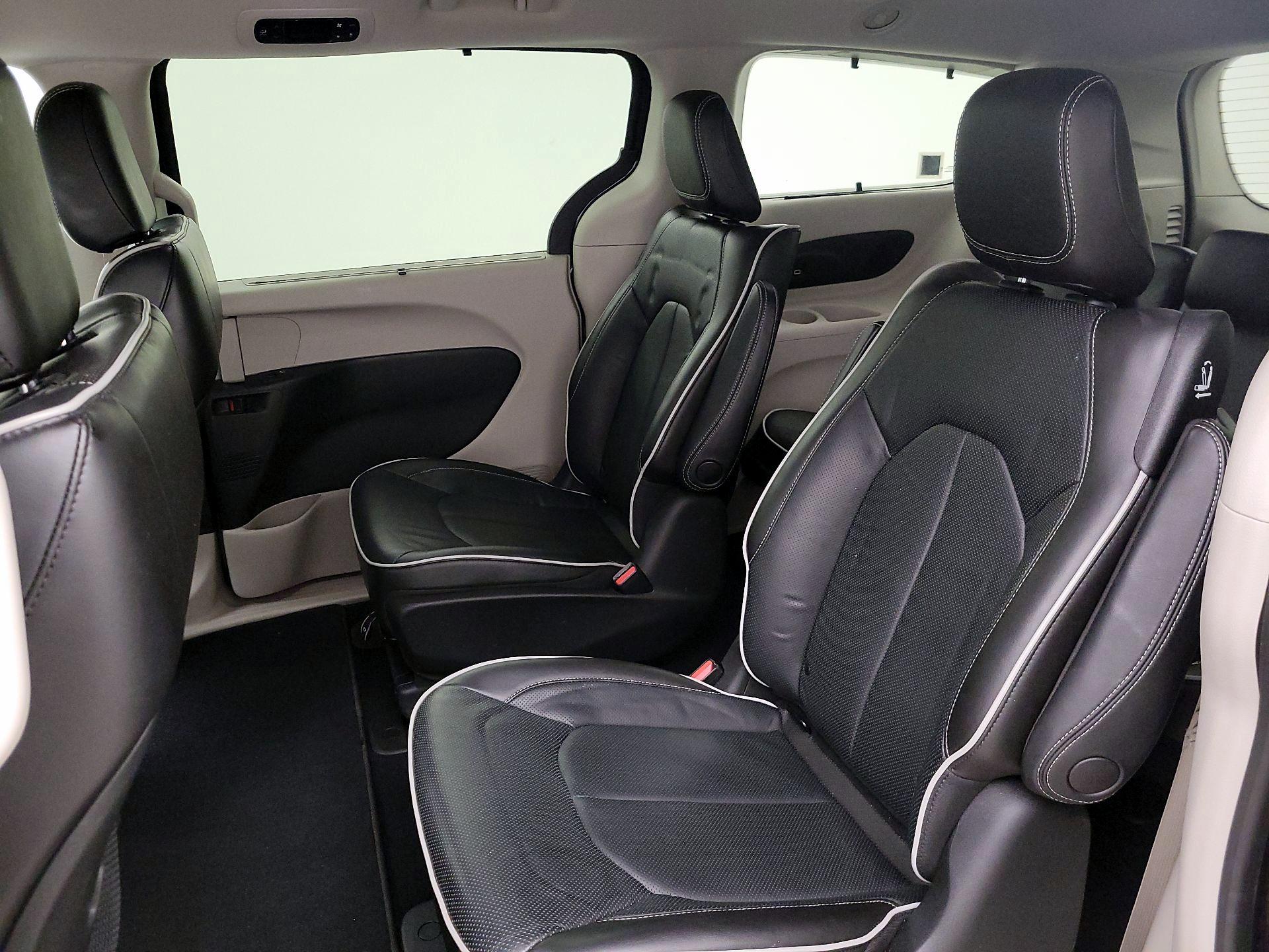 Thumbnail: 2021 Chrysler Pacifica - 20