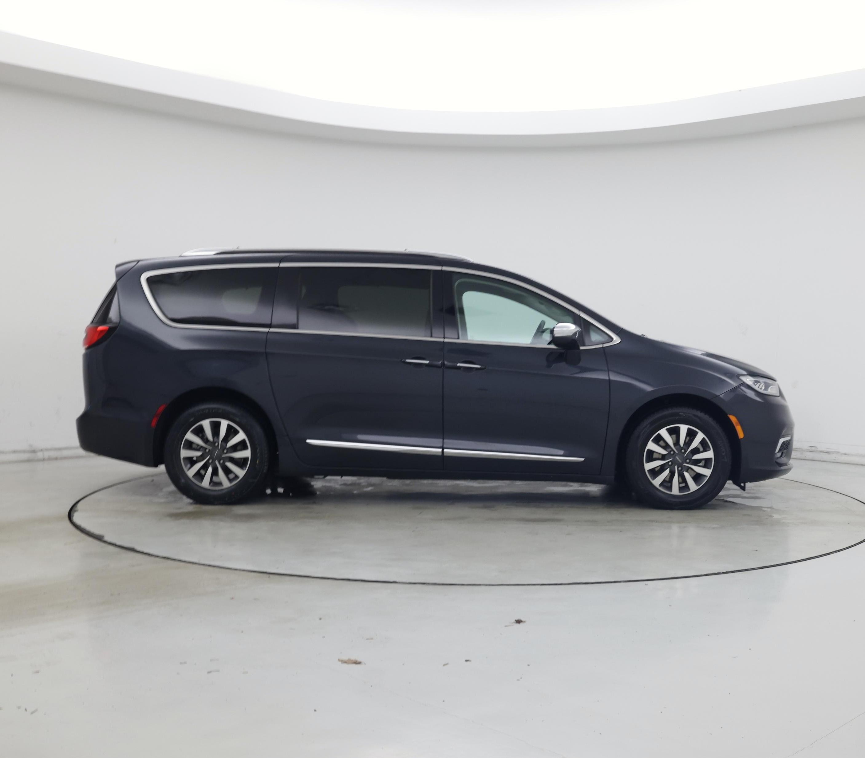 Thumbnail: 2021 Chrysler Pacifica - 7