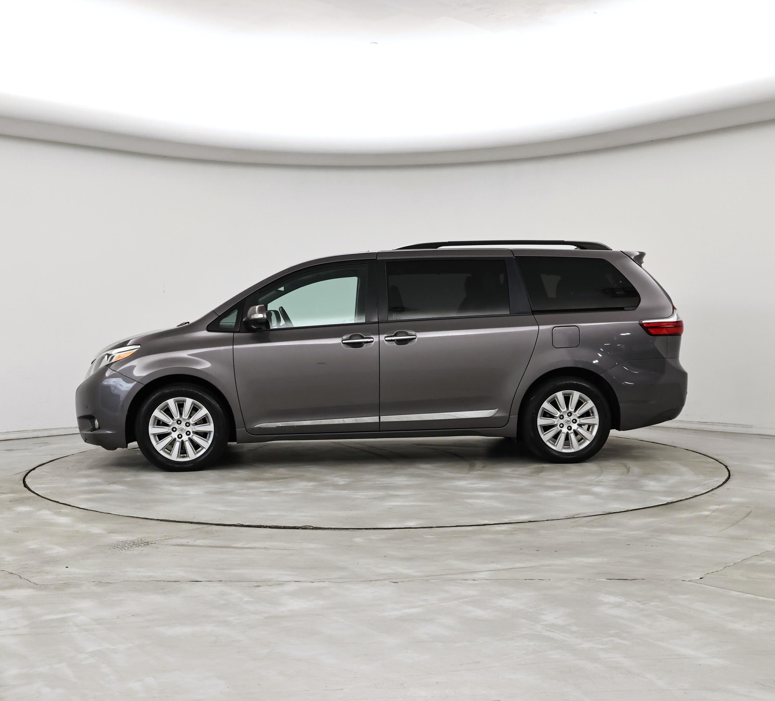 Thumbnail: 2015 Toyota Sienna - 3