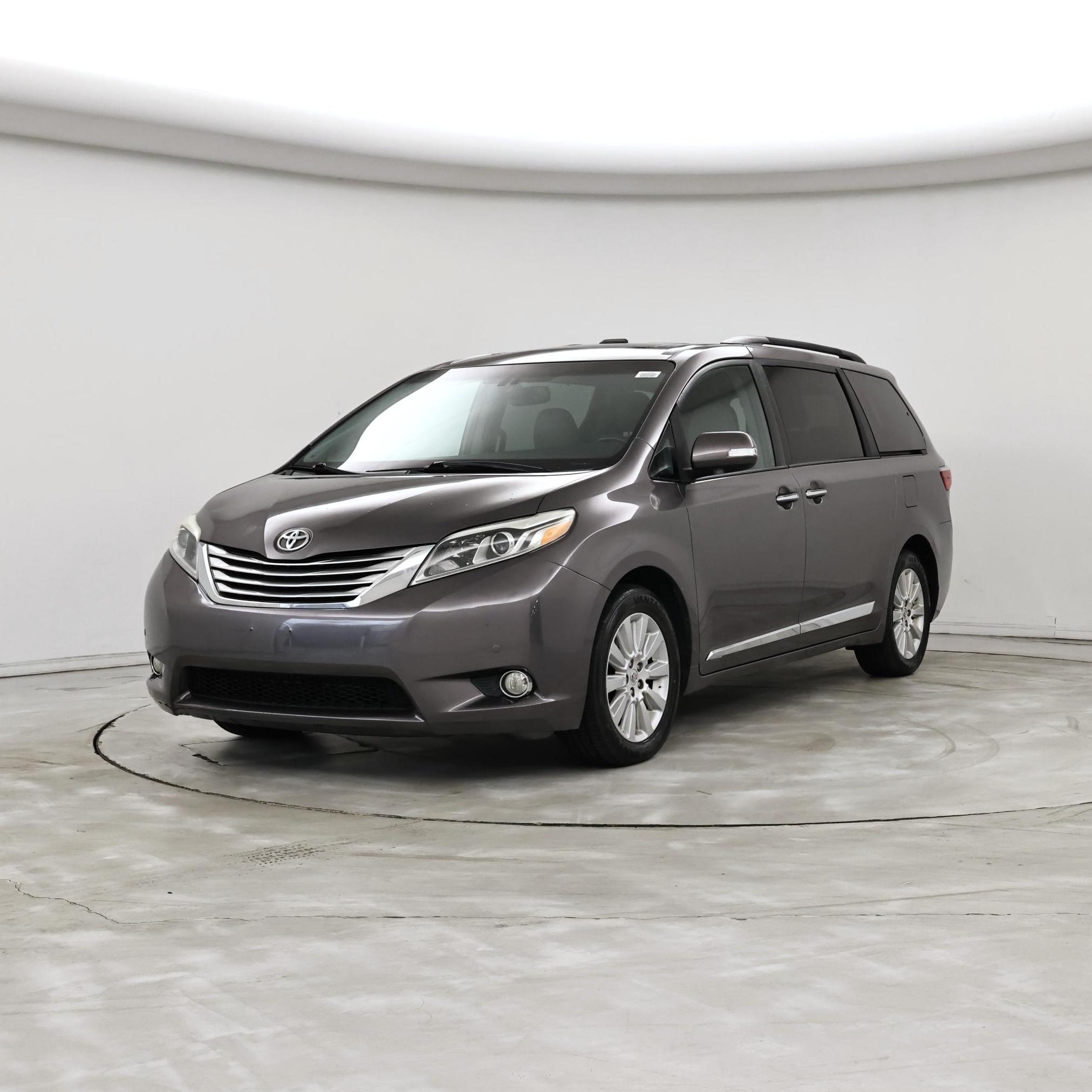 Thumbnail: 2015 Toyota Sienna - 4