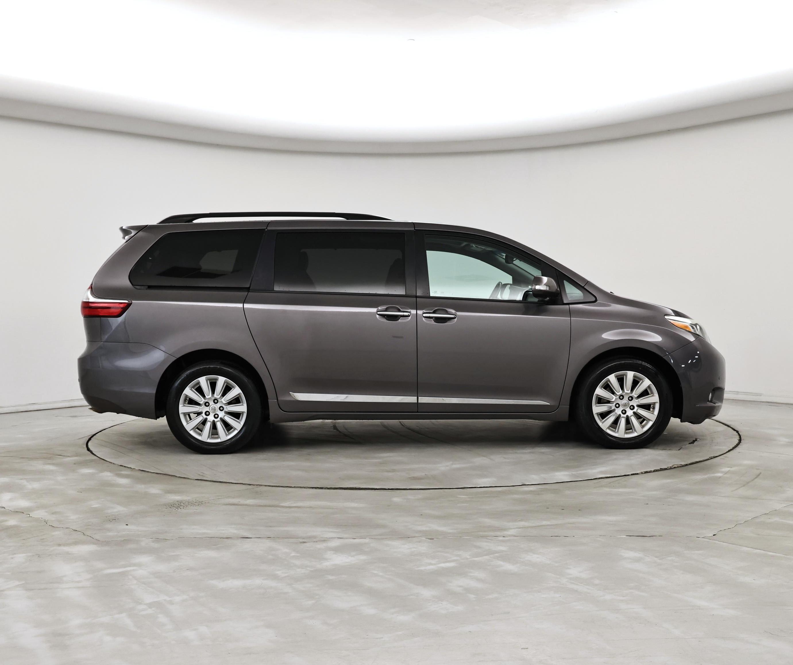 Thumbnail: 2015 Toyota Sienna - 7