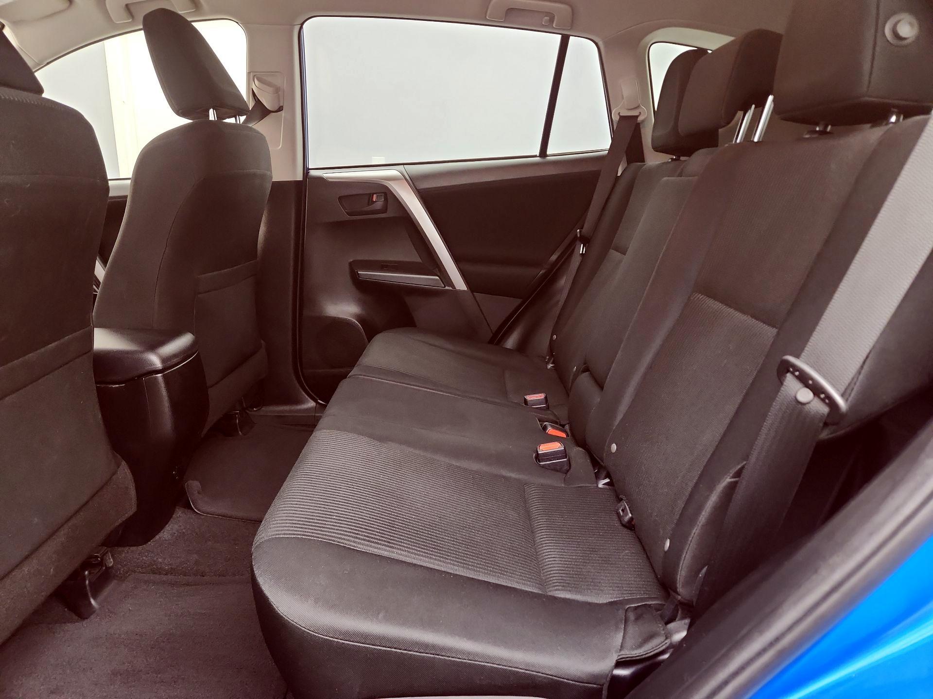 Thumbnail: 2018 Toyota RAV4 - 19