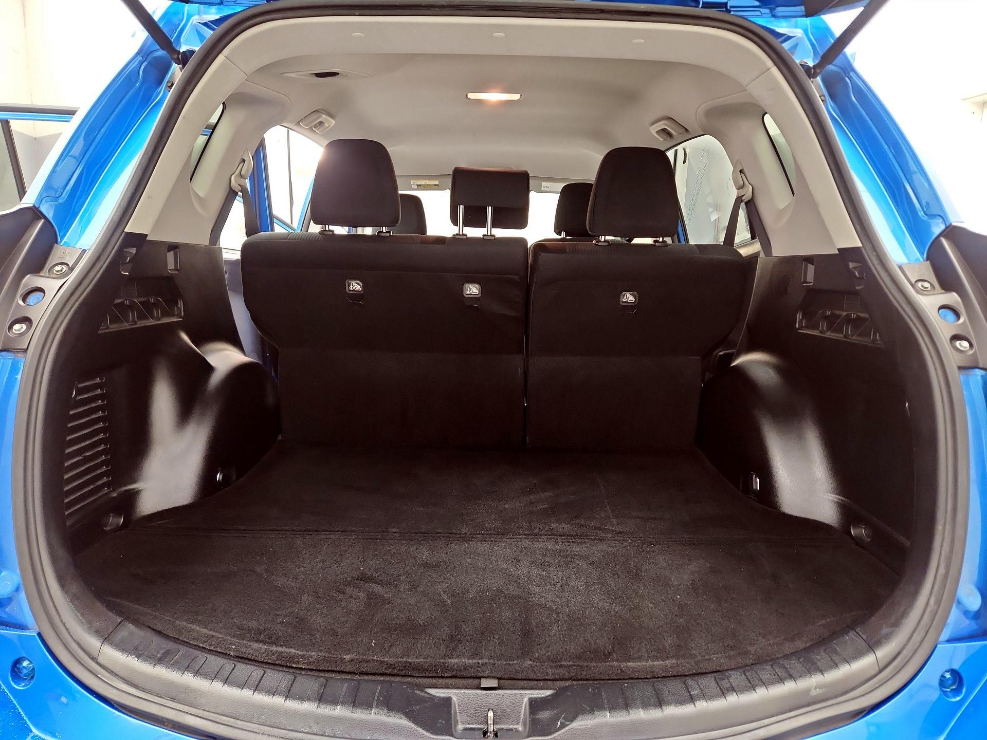 Thumbnail: 2018 Toyota RAV4 - 20