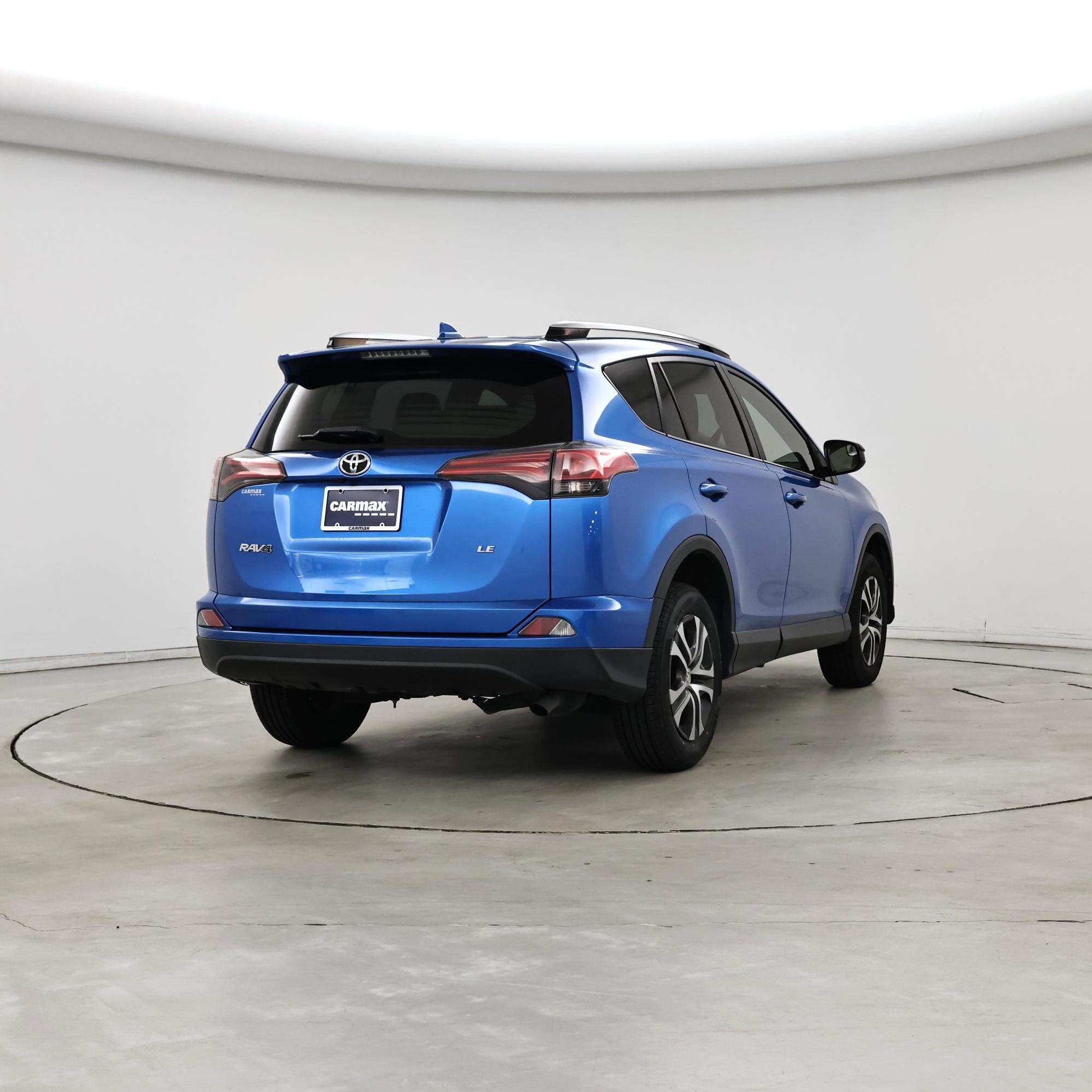 Thumbnail: 2018 Toyota RAV4 - 8