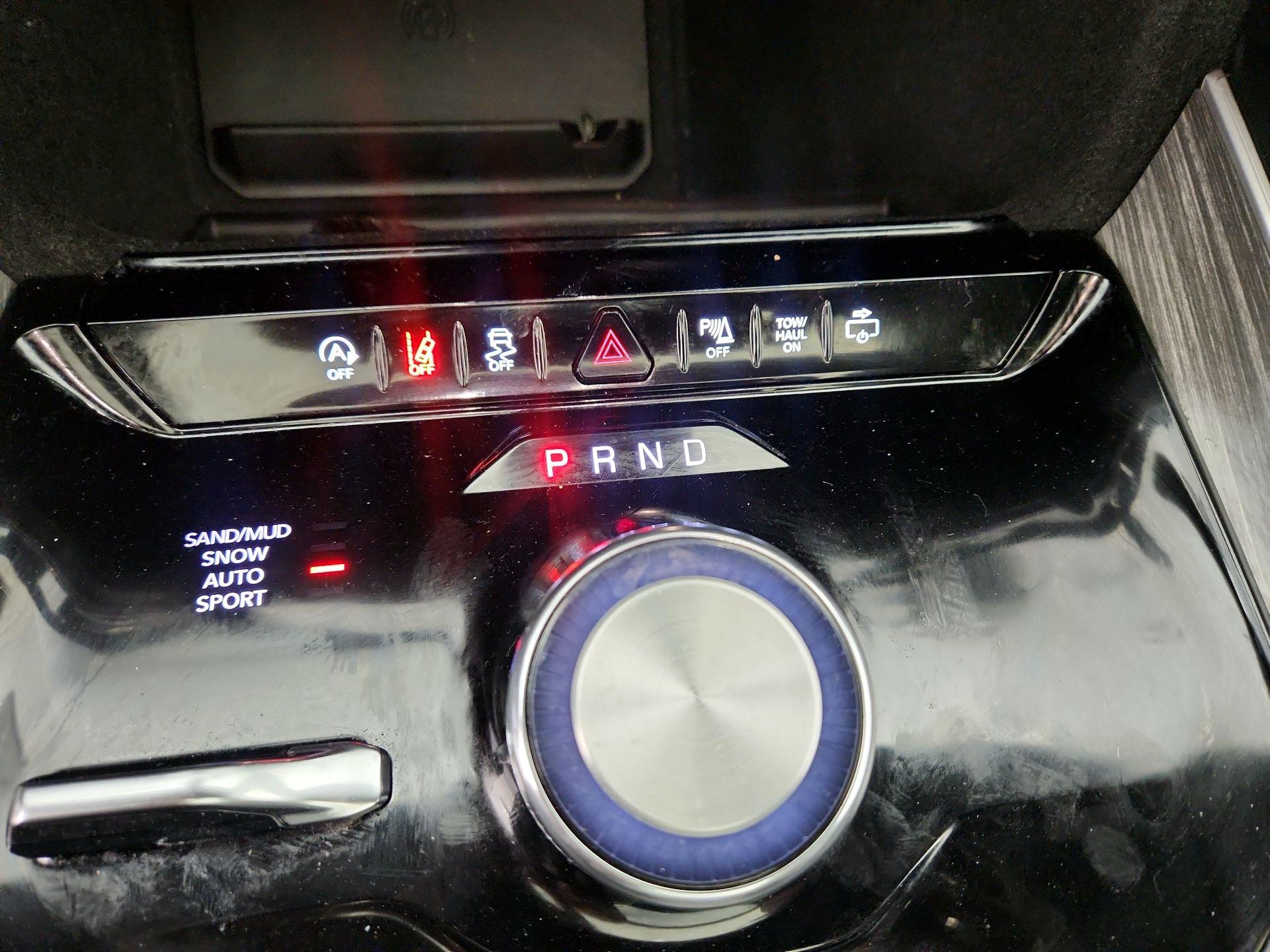 Thumbnail: 2022 Jeep Wagoneer - 18