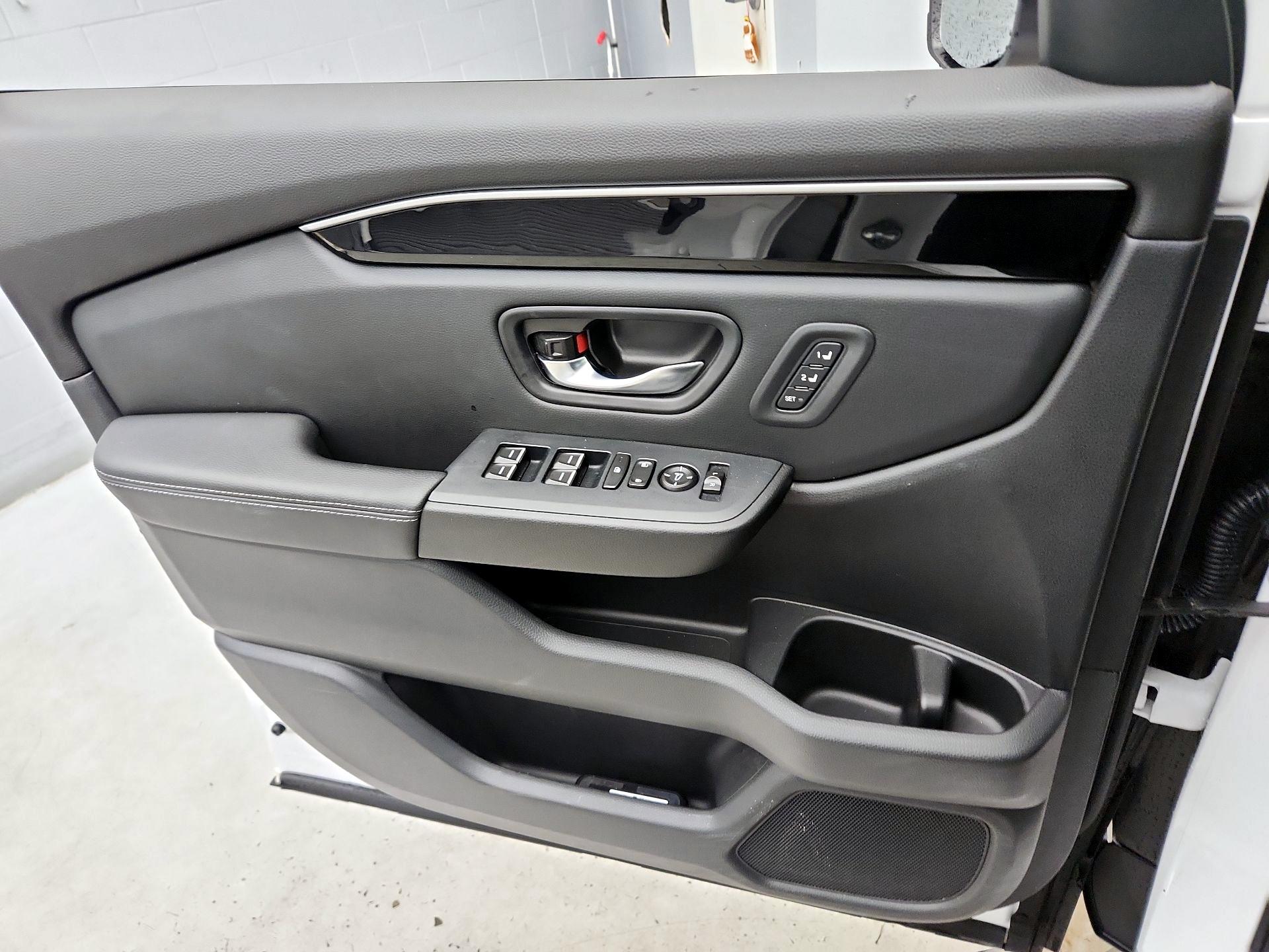 Thumbnail: 2023 Honda Pilot - 12