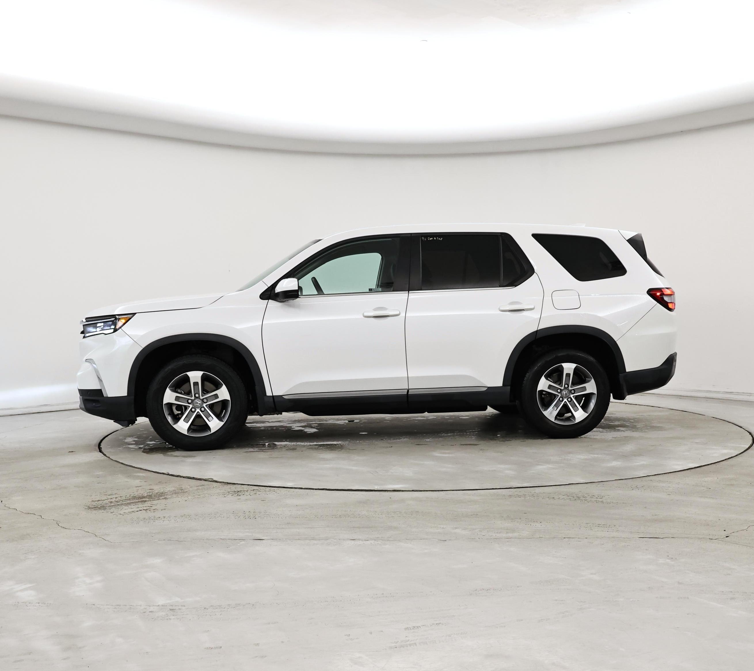 Thumbnail: 2023 Honda Pilot - 3