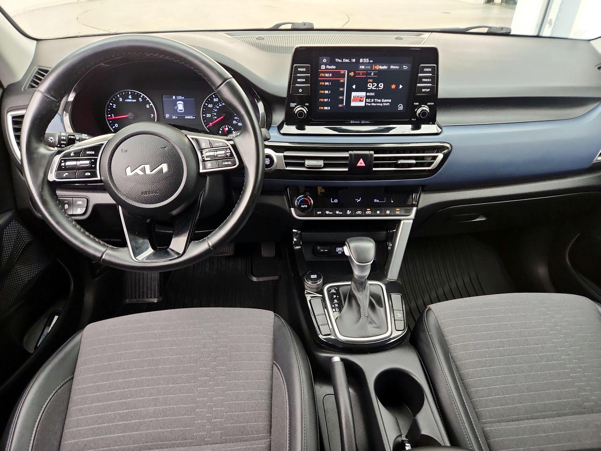 Thumbnail: 2023 Kia Seltos - 9