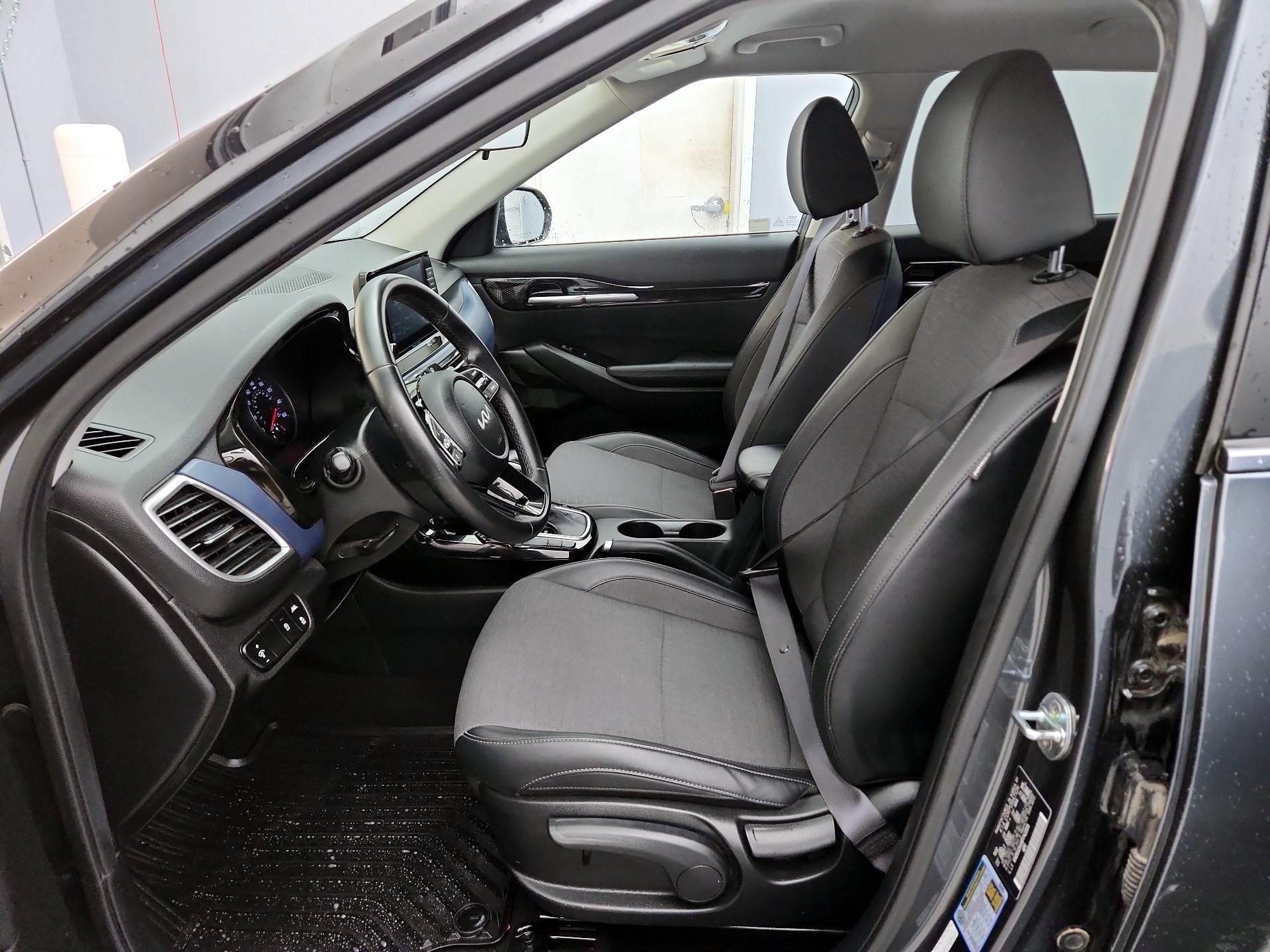 Thumbnail: 2023 Kia Seltos - 11