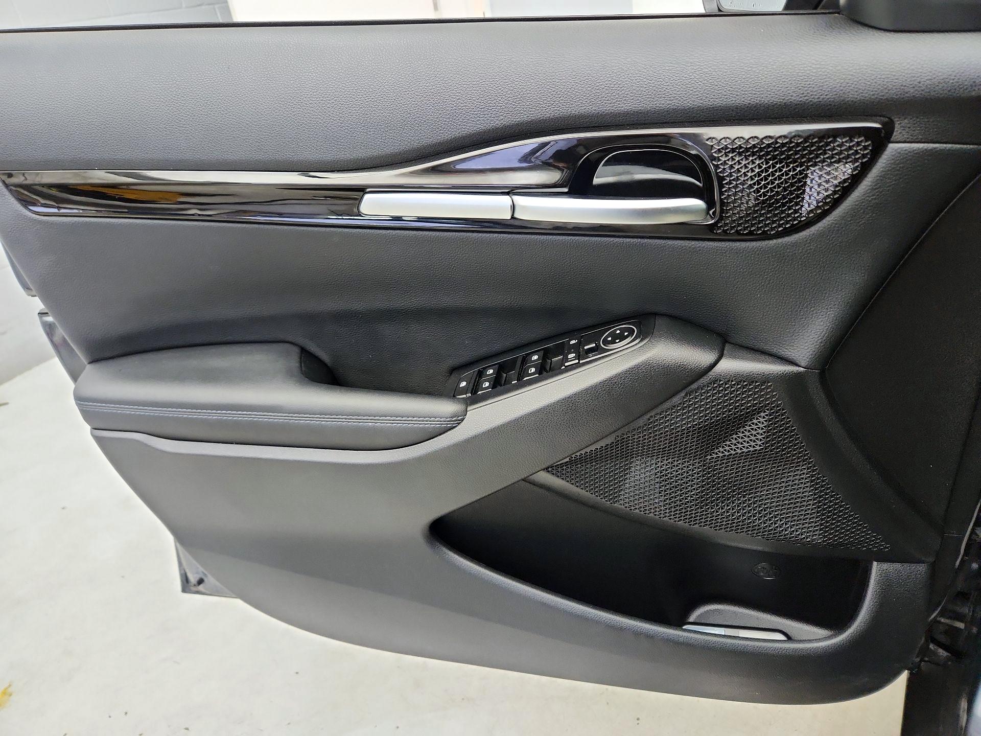 Thumbnail: 2023 Kia Seltos - 12