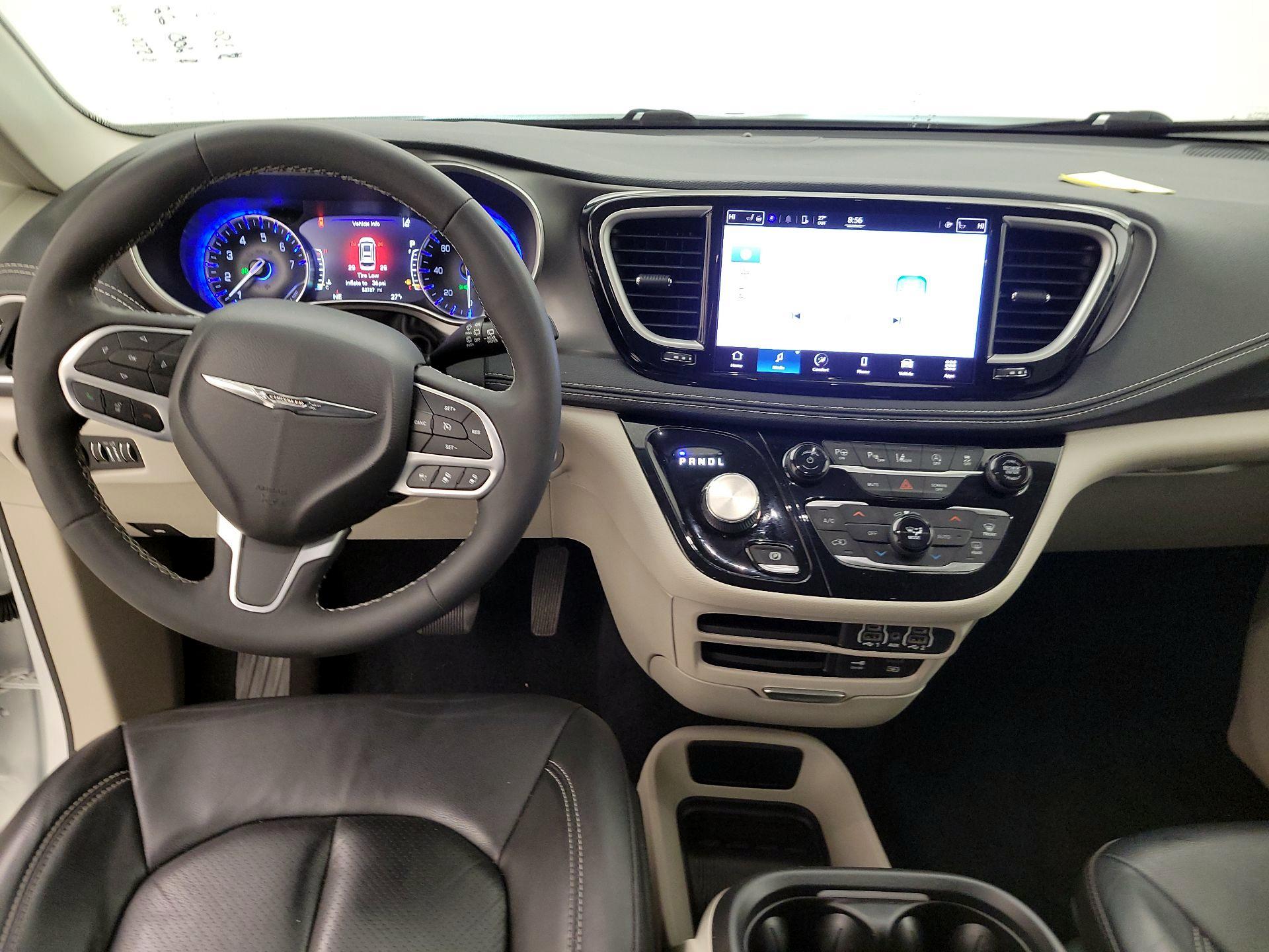 Thumbnail: 2022 Chrysler Pacifica - 9