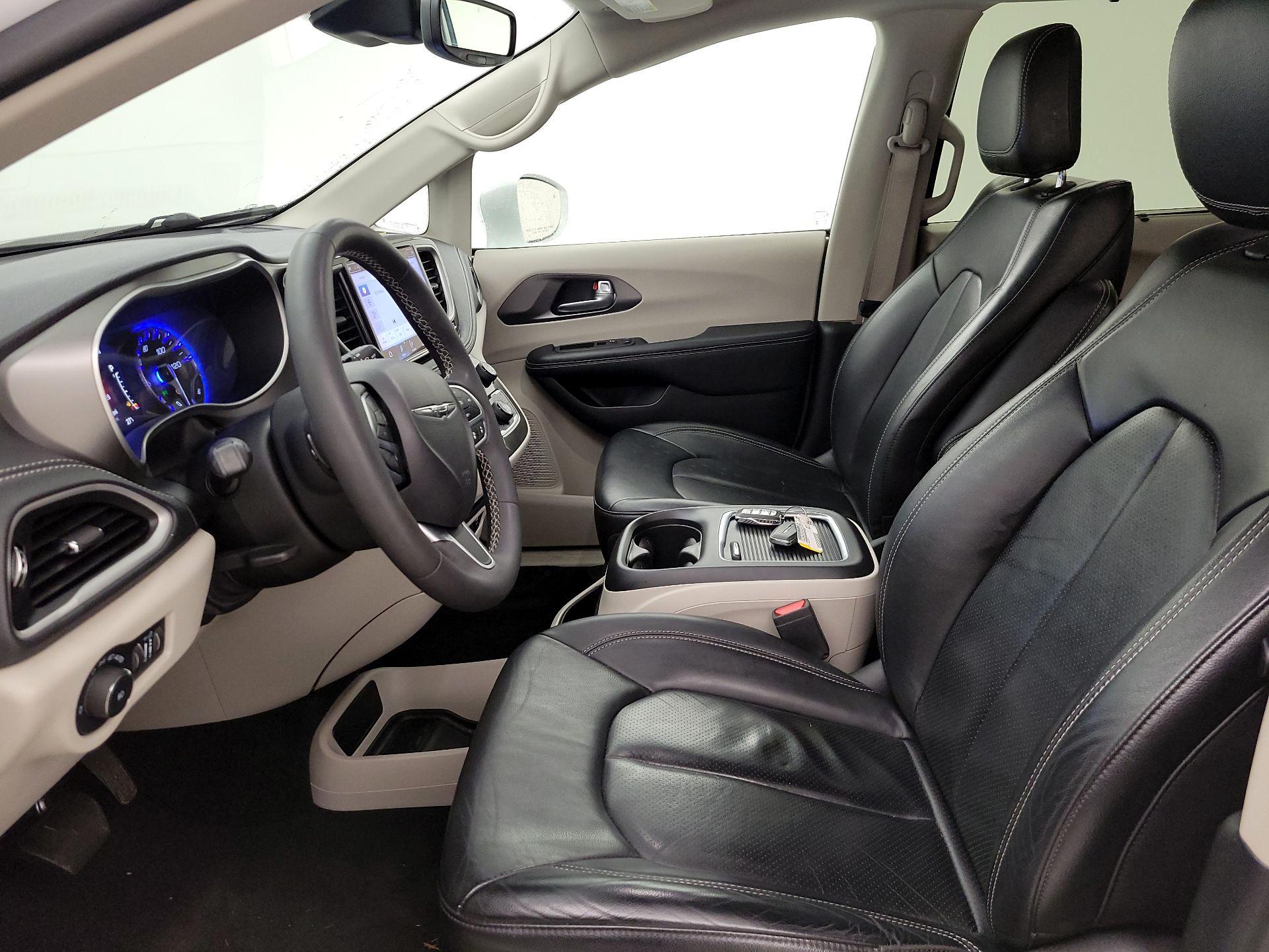 Thumbnail: 2022 Chrysler Pacifica - 11