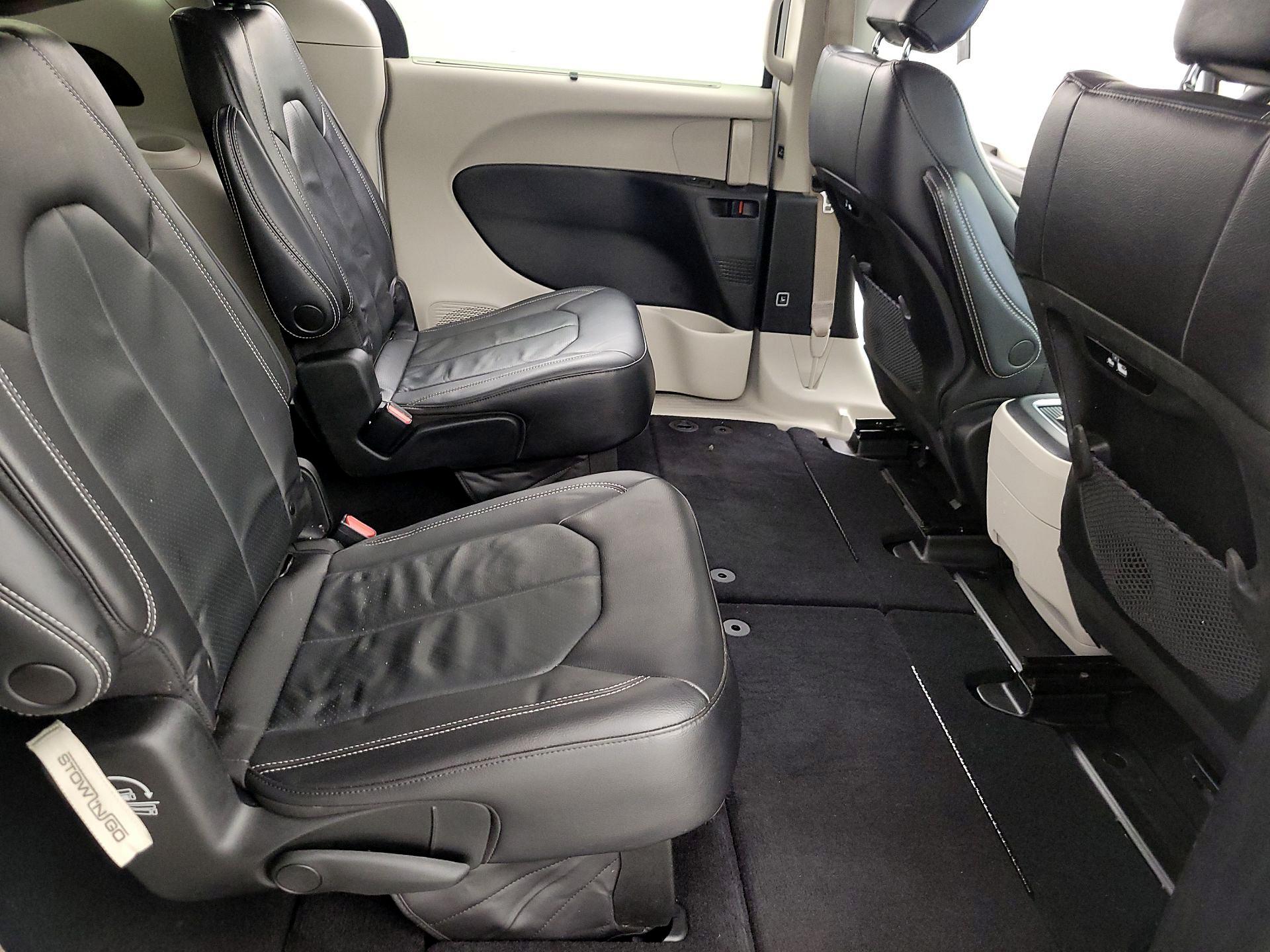 Thumbnail: 2022 Chrysler Pacifica - 19