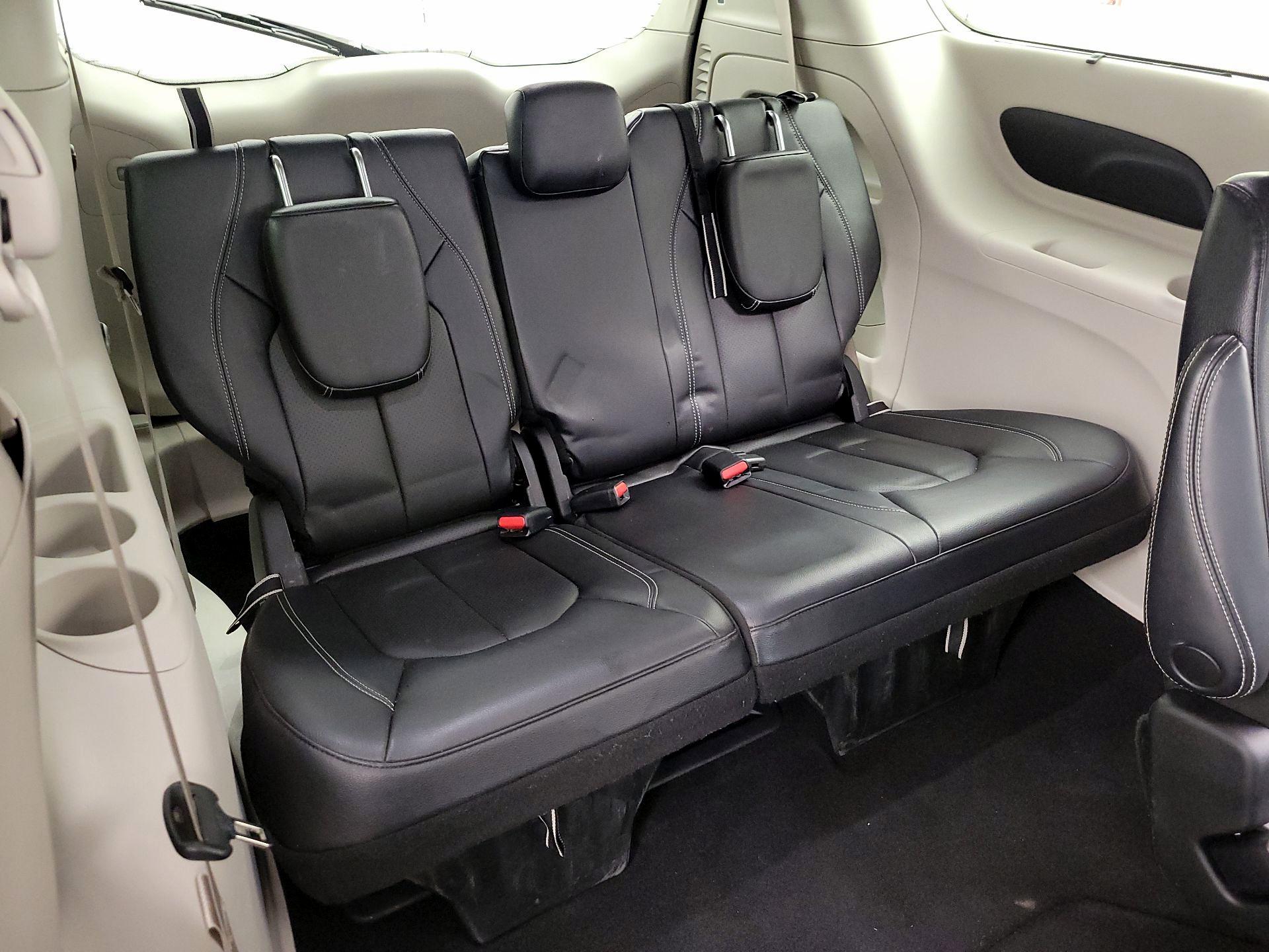 Thumbnail: 2022 Chrysler Pacifica - 20