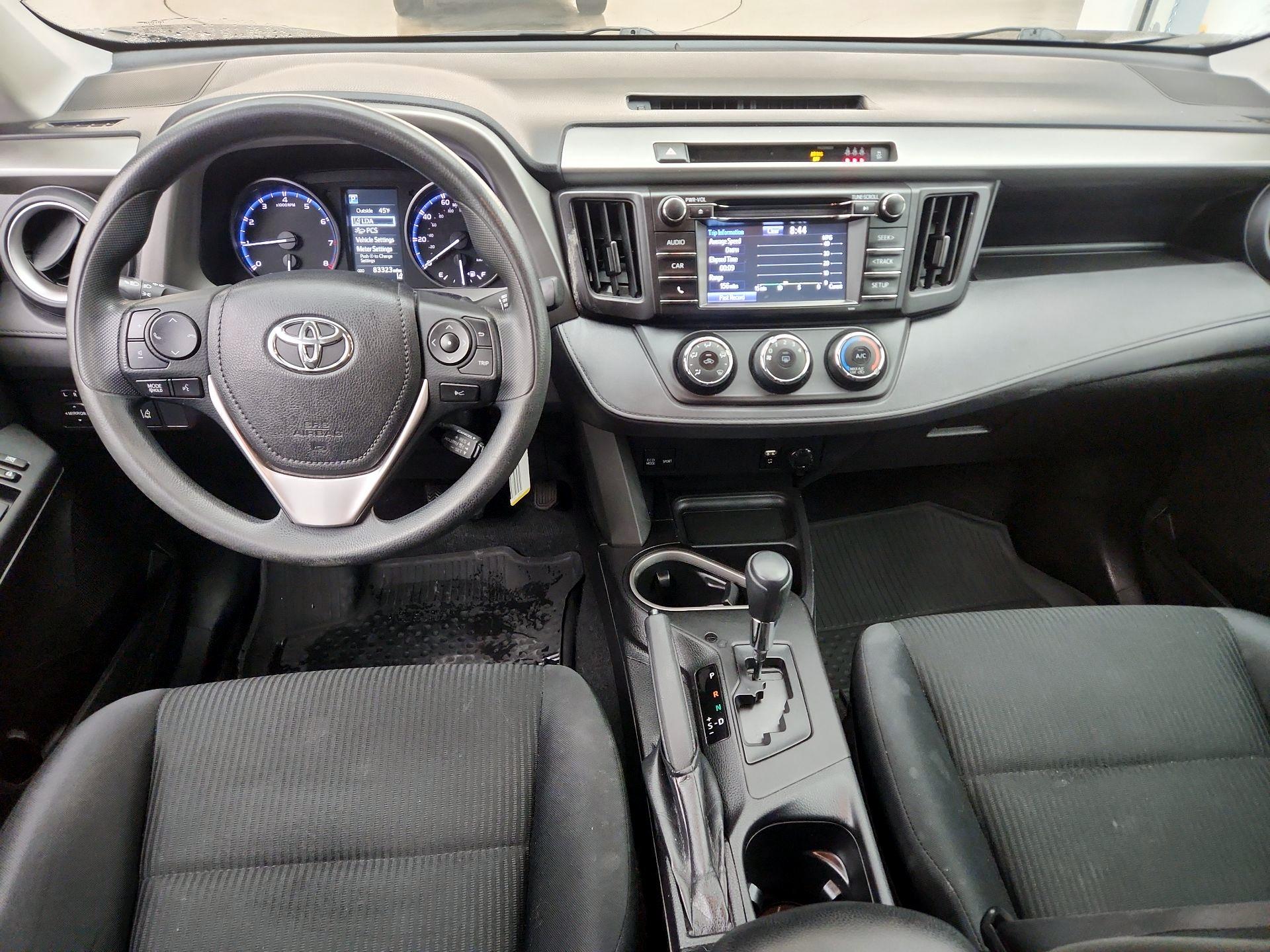 Thumbnail: 2017 Toyota RAV4 - 9