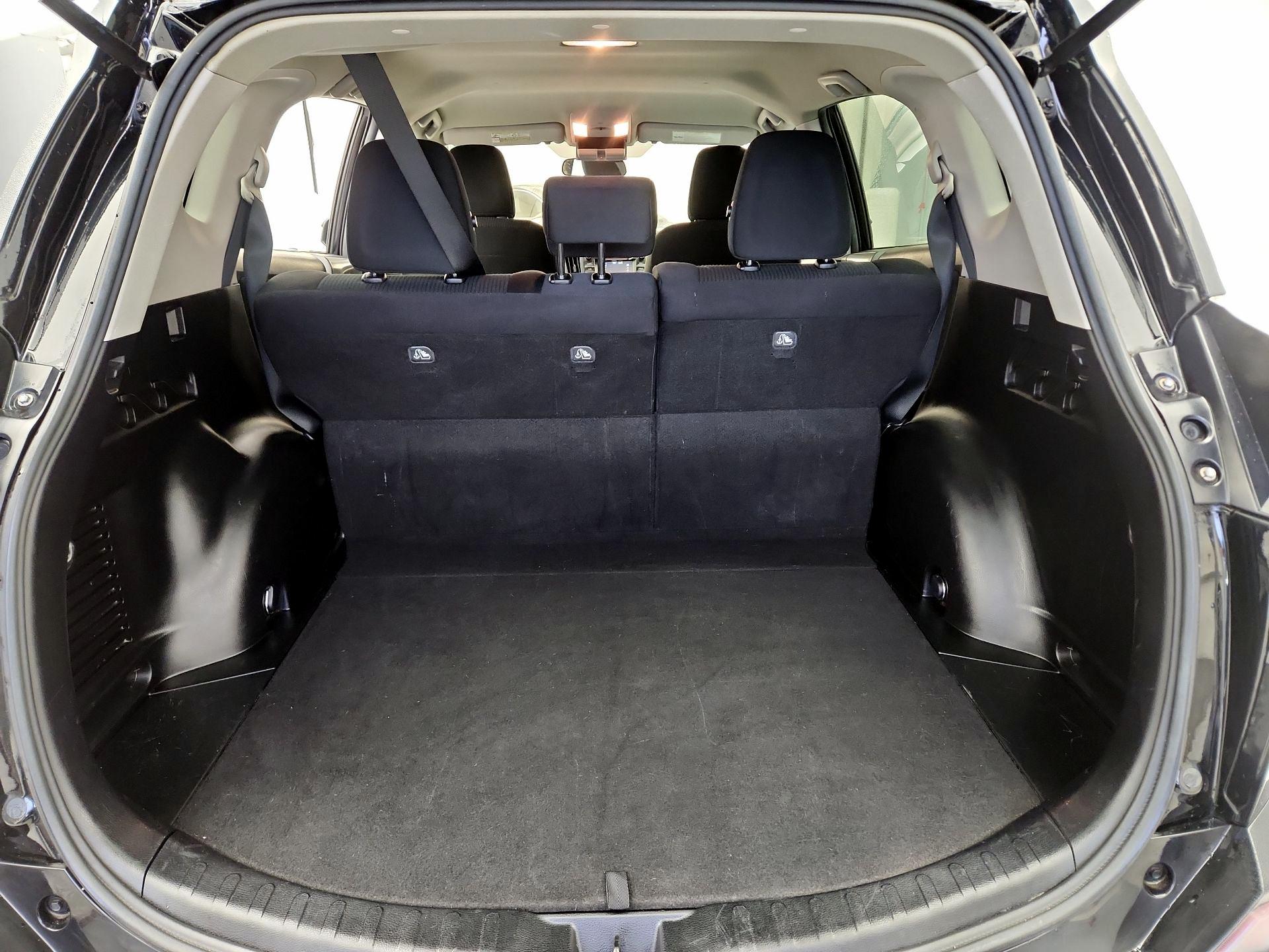 Thumbnail: 2017 Toyota RAV4 - 20