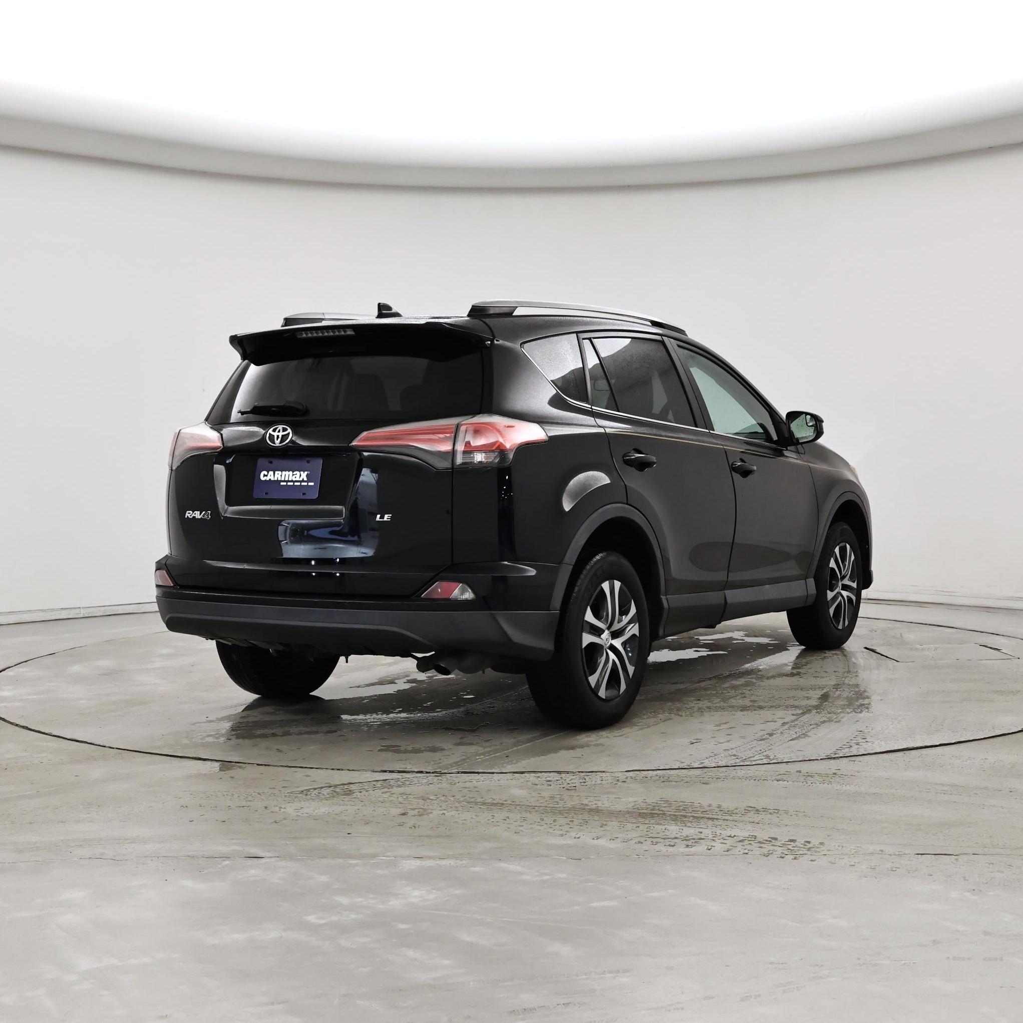Thumbnail: 2017 Toyota RAV4 - 8